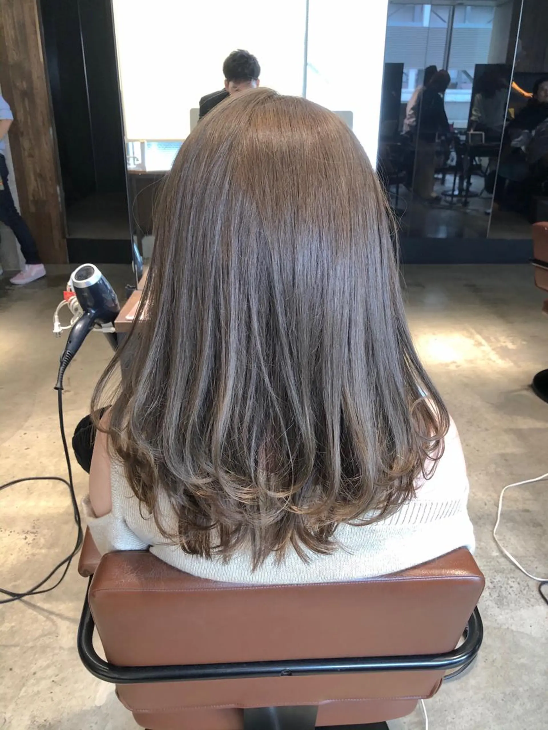 ミディアム ケアカラー レイヤーカット トリートメント カット ヘアカラー トリートメント 【愛され小顔カット】 YOSHIKIヘアのヘアスタイル