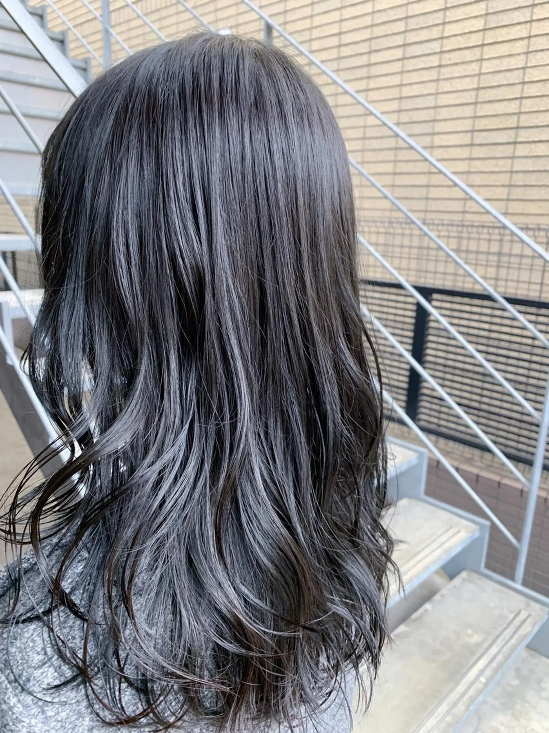 セミロング カラー 黒髪 ブルーカラー ブルージュ DUMBO所属・【完全マンツー 恵比寿】佐藤 翔のヘアスタイル