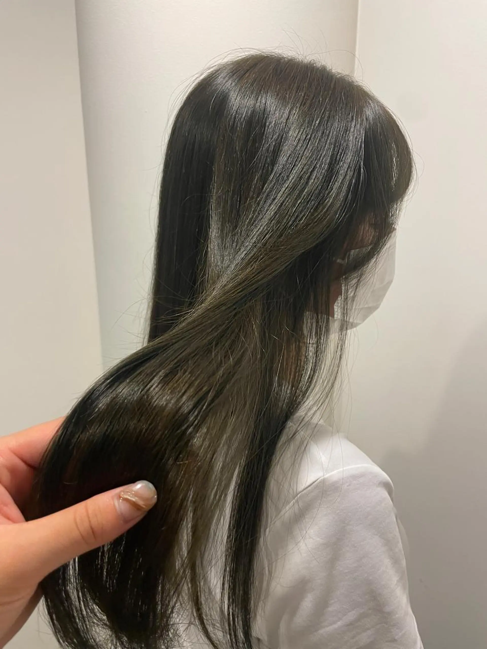 ロング カラー ブリーチ 透明感カラー イルミナカラー ブリーチなしカラー オリーブカラー hina／似合わせ color／髪質改善のヘアスタイル