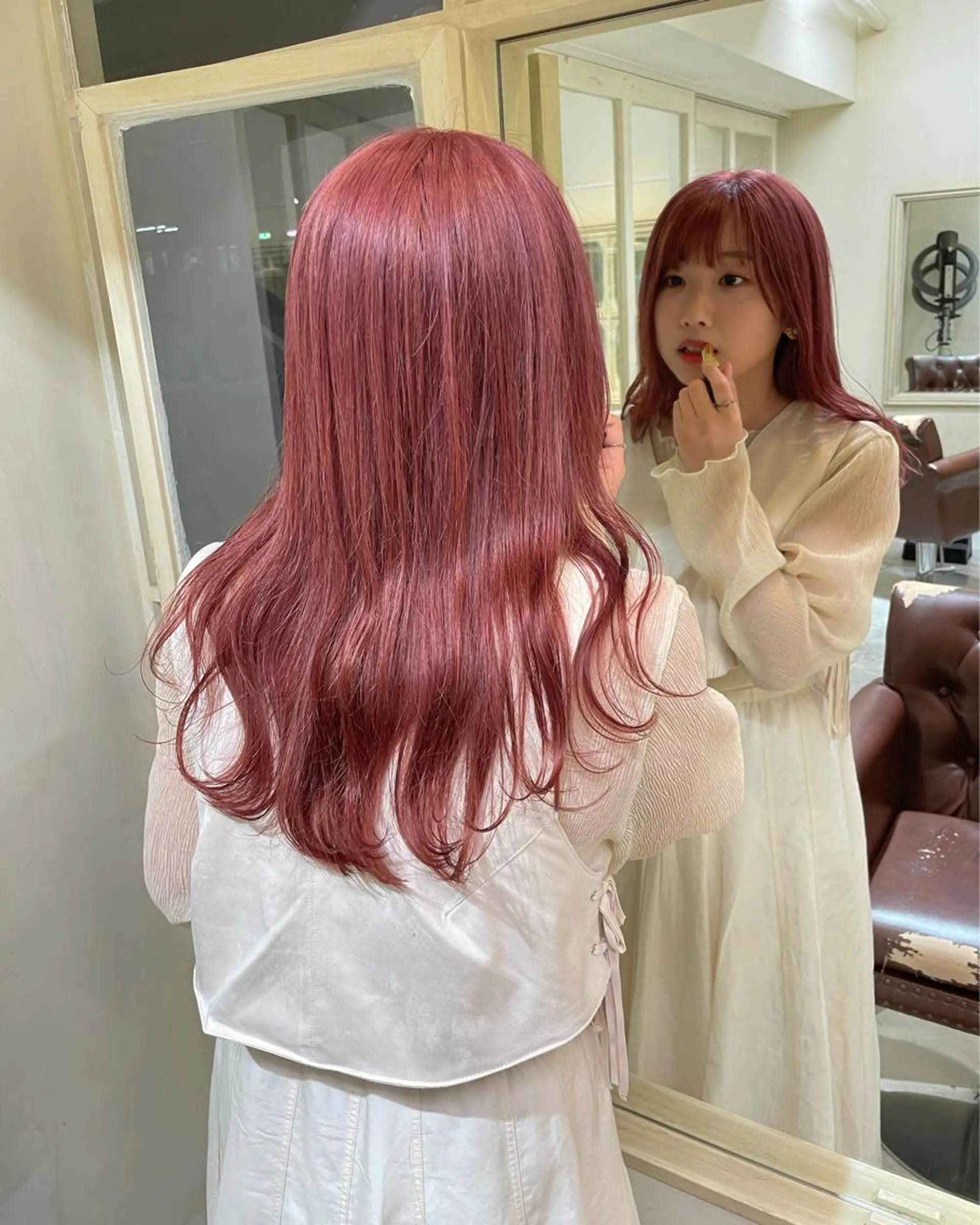 セミロング カラー ヘアカラー ぱつっとボブ 古家 佑真のヘアスタイル