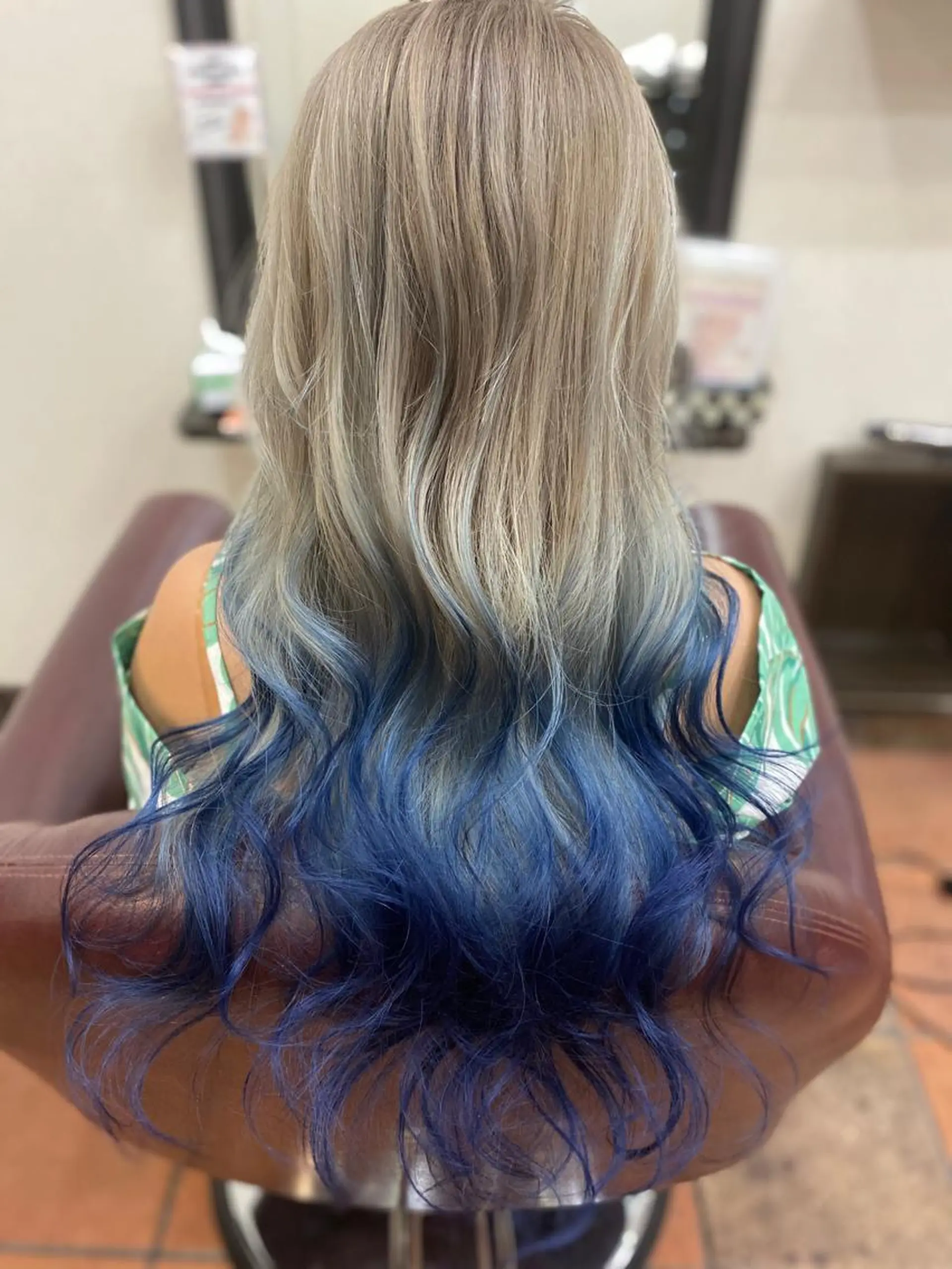 ロング トリートメント ヘアカラー Style Tのヘアスタイル