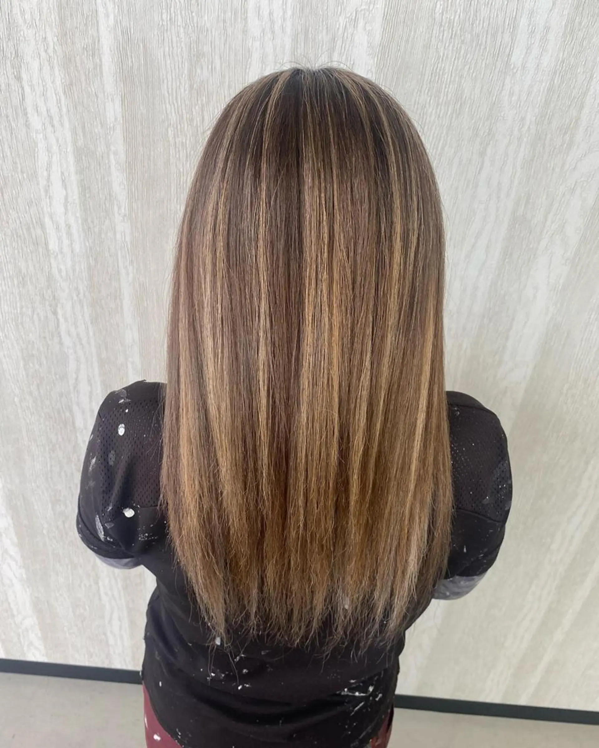 ロング カラー ベージュカラー ハイライトカラー ハイトーンカラー ミルクティーベージュ ハイライト UNDER vr 【アンダーバー】のヘアスタイル