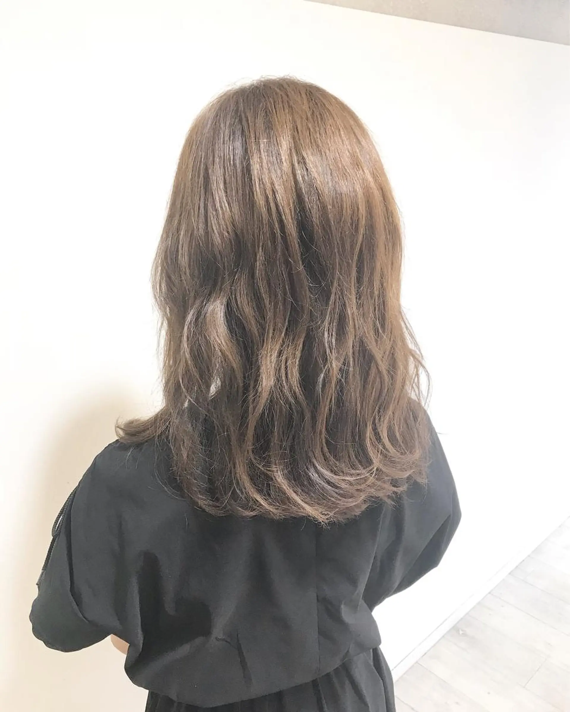 ロング カラー アッシュ ベージュカラー カット ヘアカラー パーマ 縮毛矯正 chiyo yasuのヘアスタイル