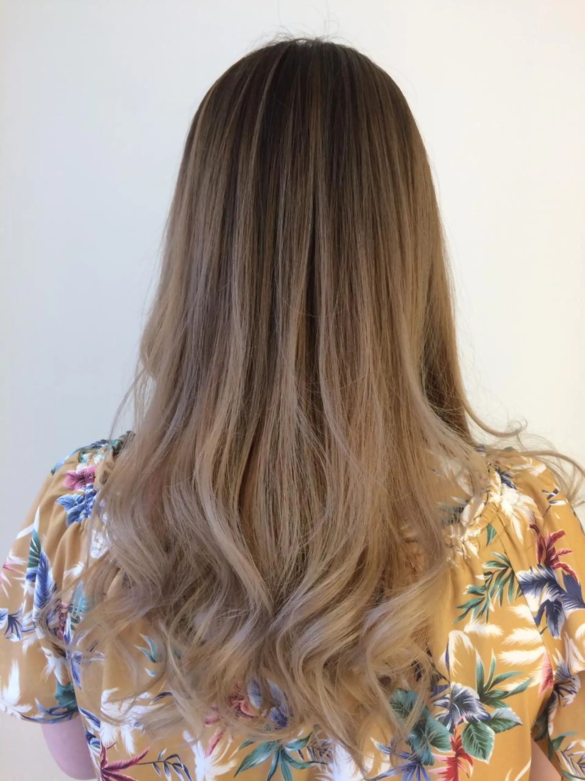 ロング カラー ヘアカラー トリートメント 奥井 将希のヘアスタイル