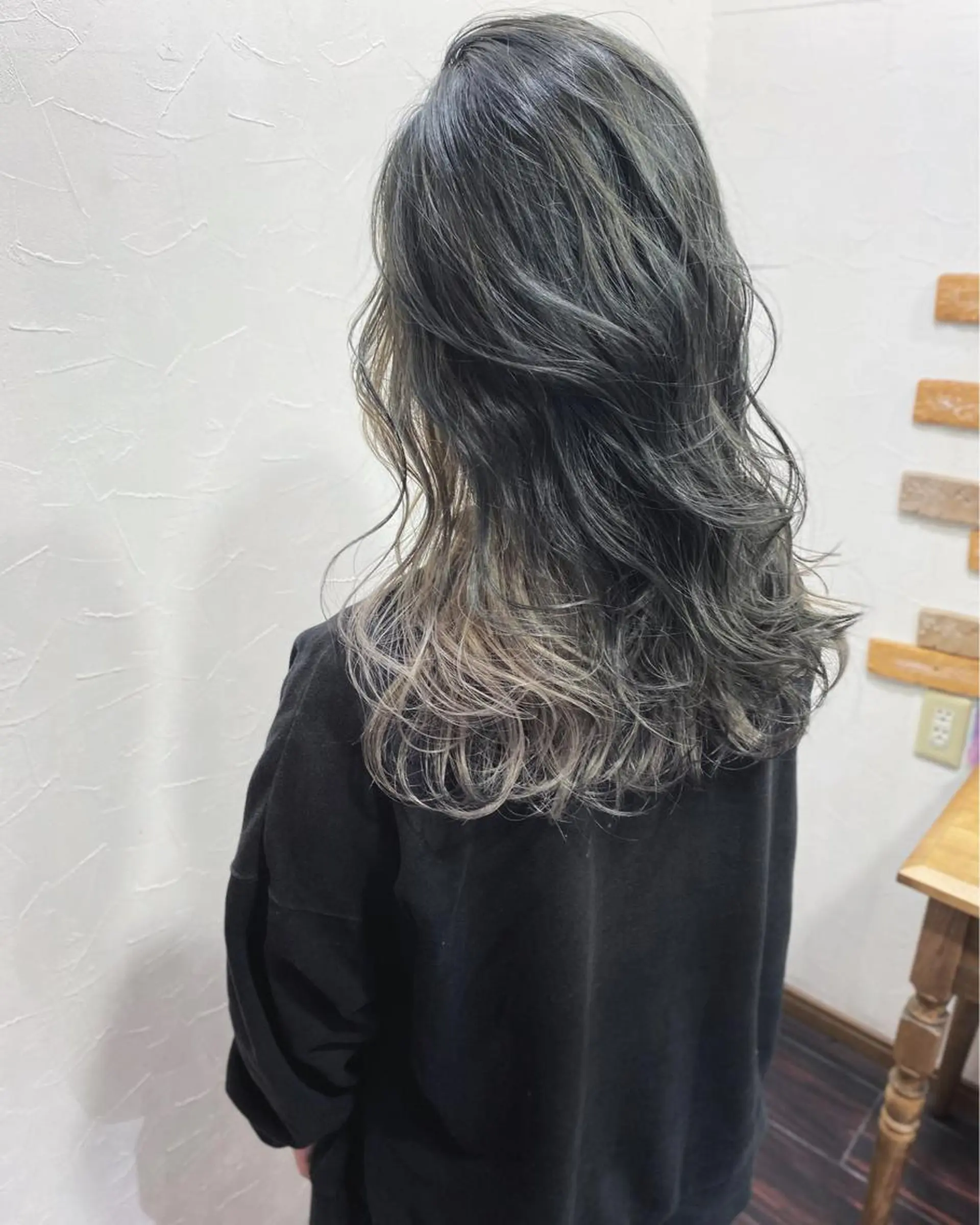 ロング カラー ブリーチ ケアブリーチ ハイライトカラー ハイトーンカラー インナーカラー ヘアカラー ladix hair design所属・【透明感.艶髪】 中原史雄のヘアスタイル