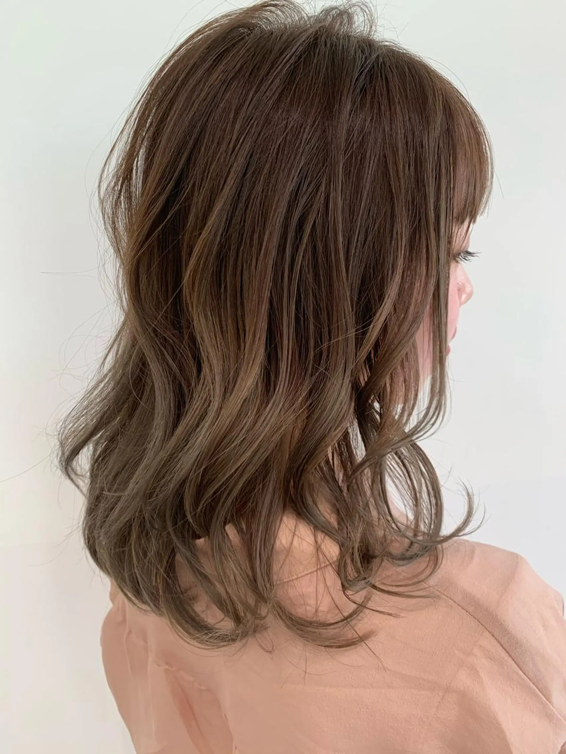 ミディアム カラー カット ヘアカラー トリートメント 🌟大切な前髪🌟 吉田こいちのヘアスタイル