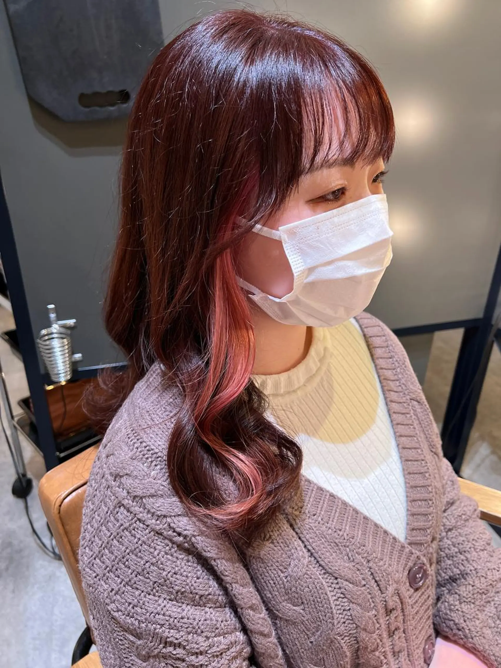 ロング カラー ブリーチ ピンクカラー ノイシキ サキのヘアスタイル