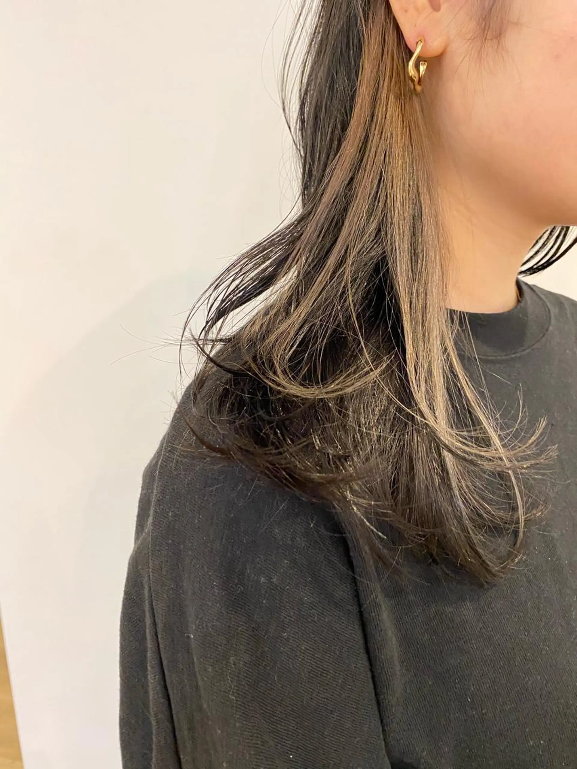 ロング カラー イヤリングカラー 髪質改善ストレート/ 東徳嶺 みくのヘアスタイル