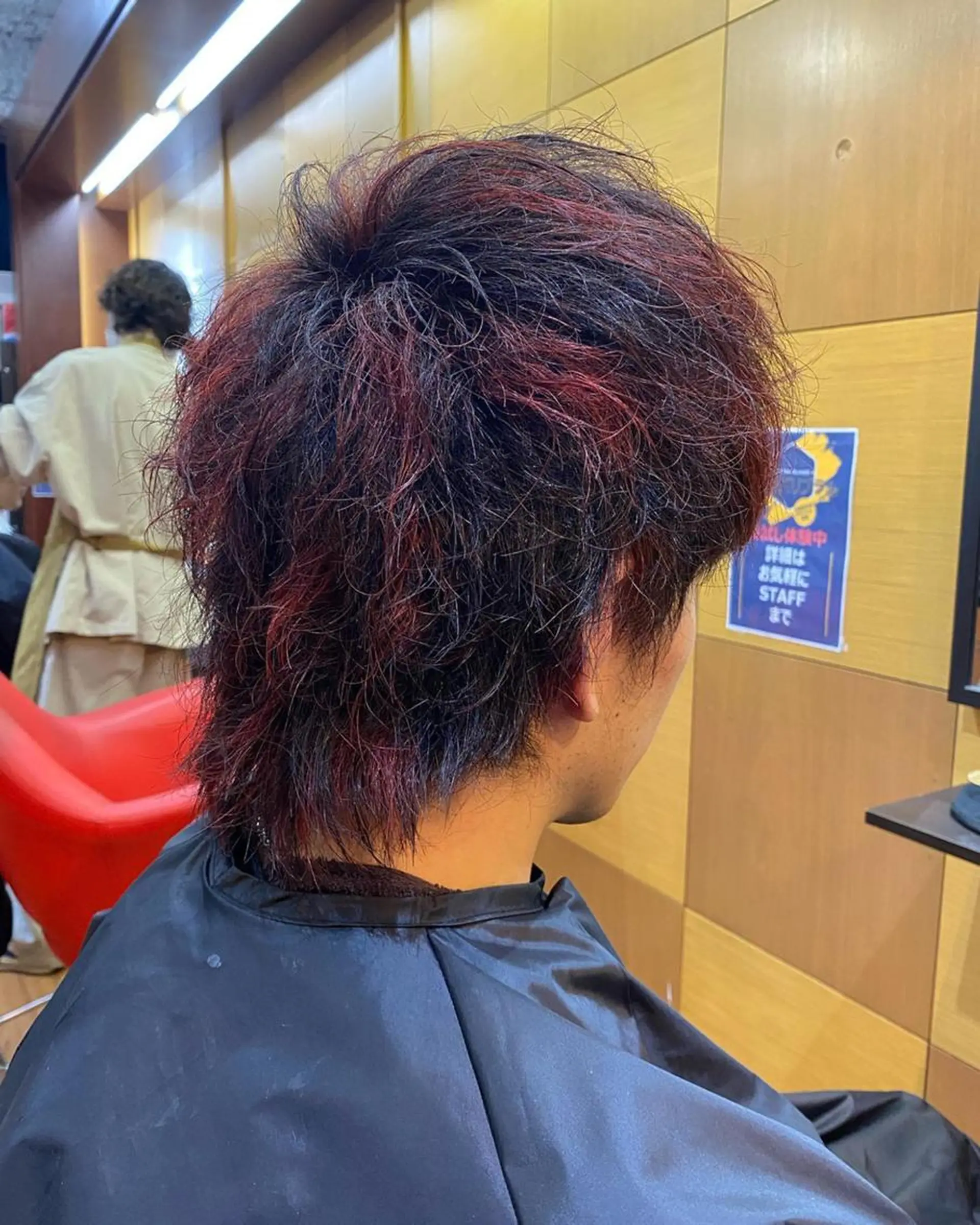 カラー パーマ ハイライトカラー メッシュ 学生 ウルフカット スパイラルパーマ 【阪急六甲 サロン ド ロイ】所属・メンズ特化 岸本 阪急六甲サロンドロイのヘアスタイル