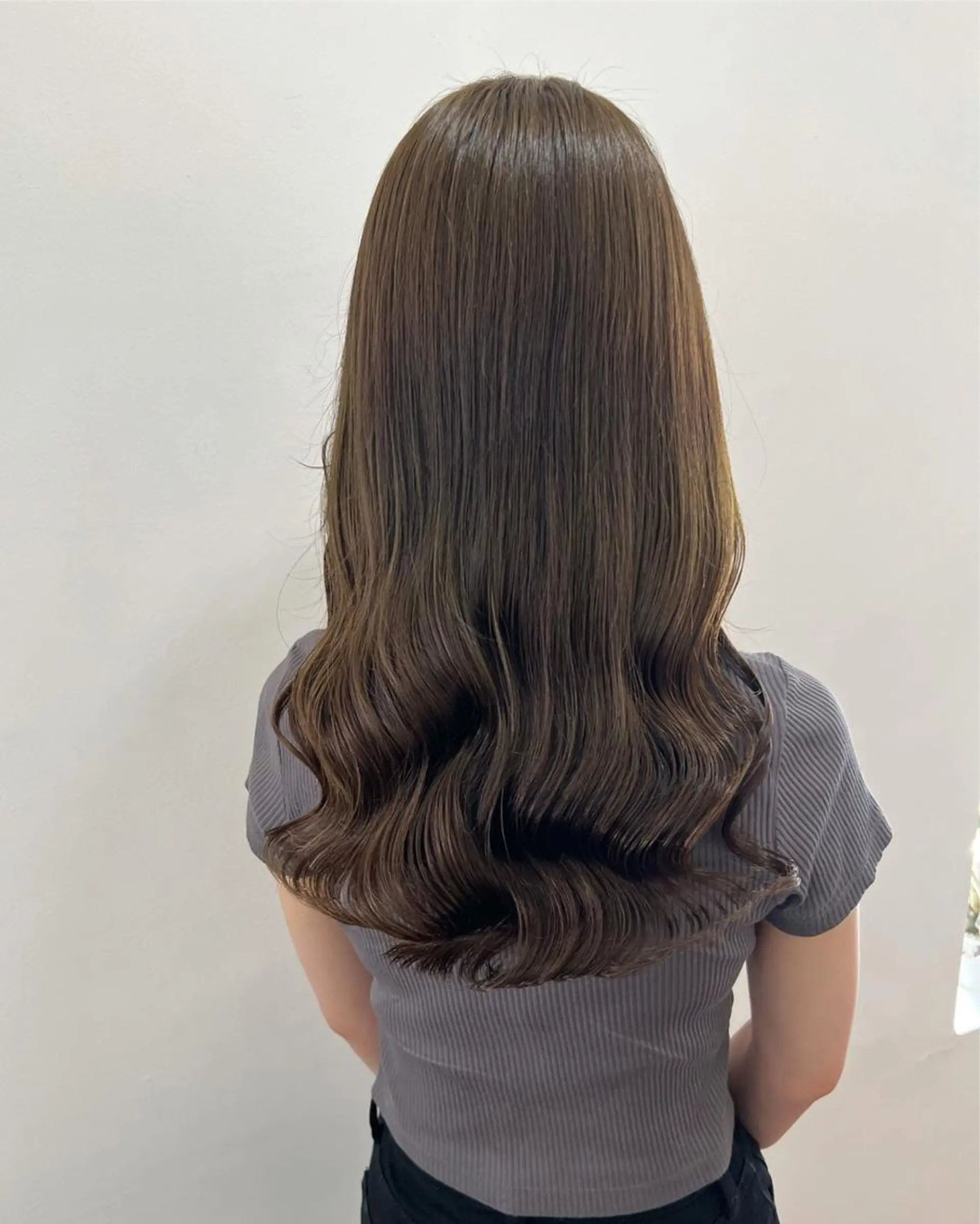 ロング カラー ベージュカラー オリーブベージュ フラム所属・WATANABE MISAKIのヘアスタイル