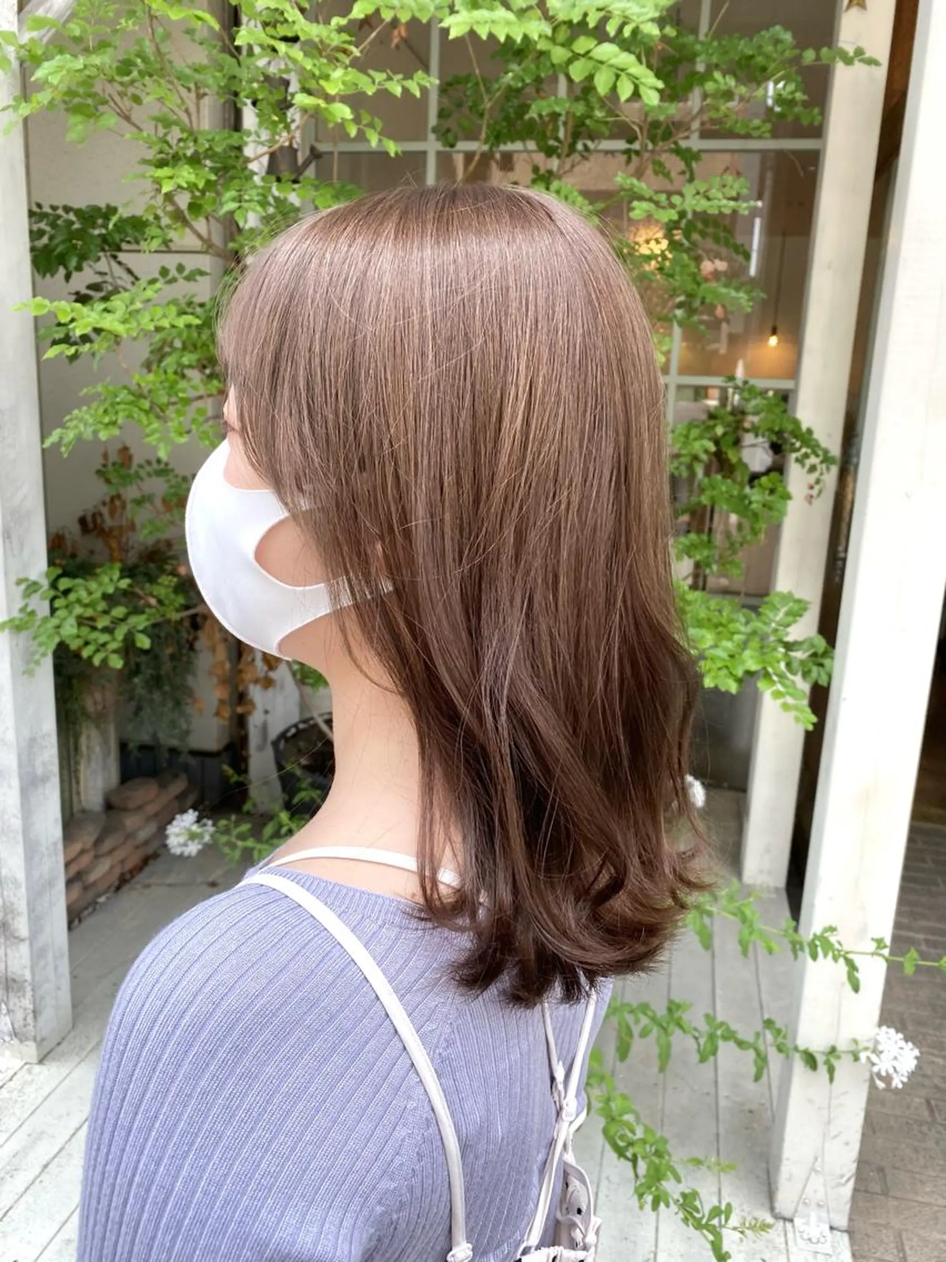 ミディアム カラー アッシュ ブリーチ 透明感カラー ラベンダーカラー ラベンダーアッシュ ヘアカラー トリートメント 鈴木 奈波のヘアスタイル