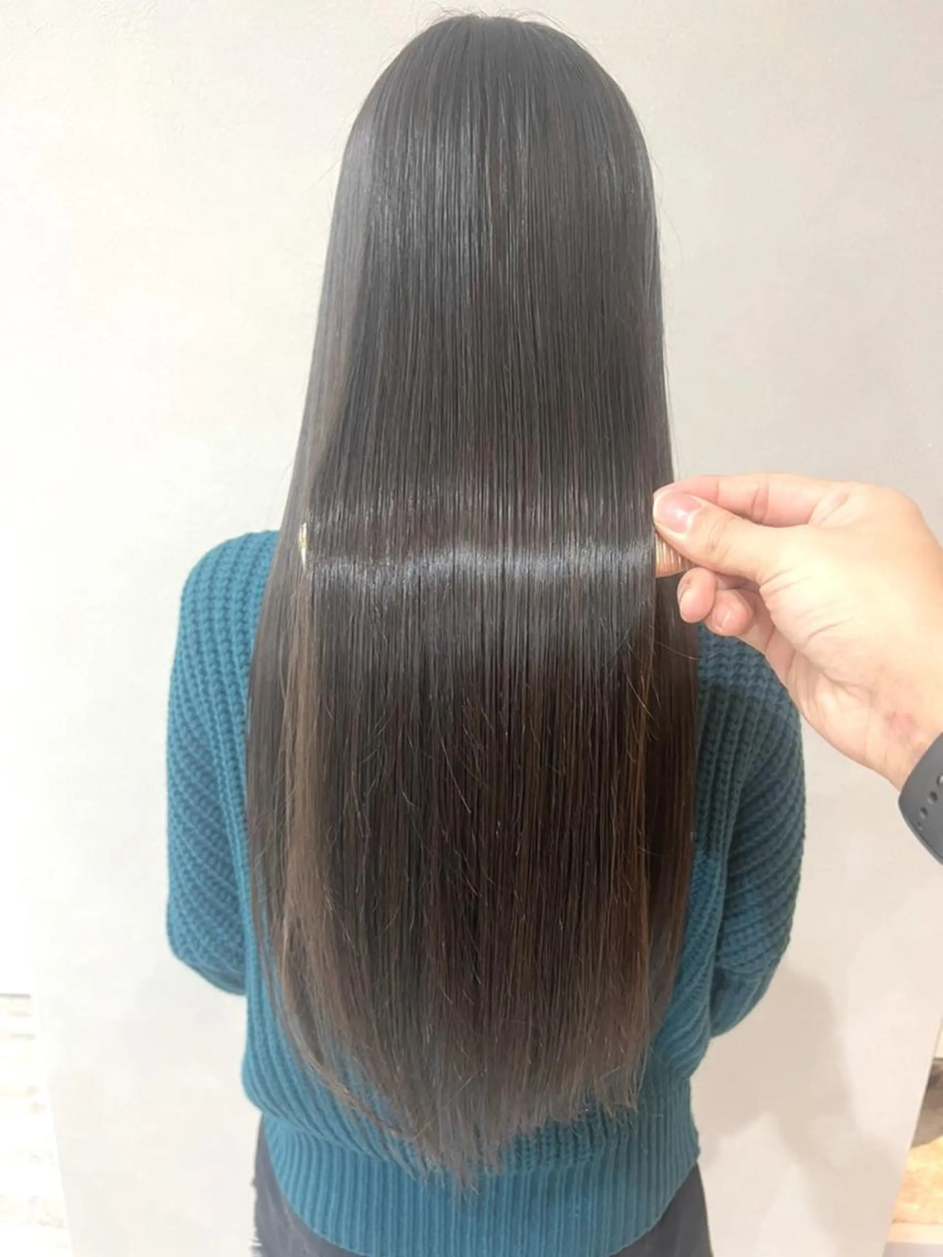 ロング 髪質改善 貸切サロンのヘアスタイル