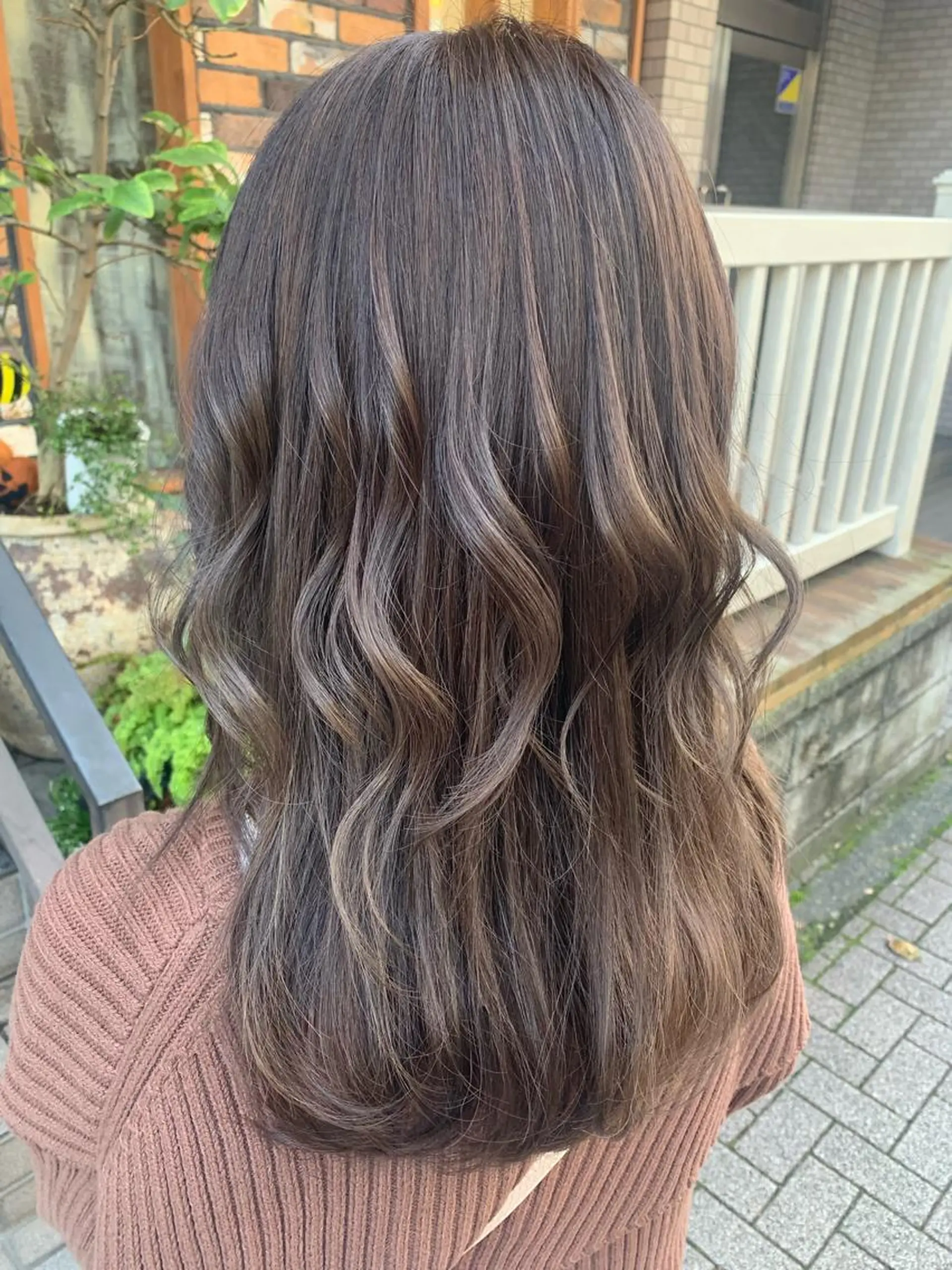 ロング カラー グレージュ ハイライトカラー ハイライト ヘアカラー トリートメント Fan.ray副店長 🌈 響希のヘアスタイル