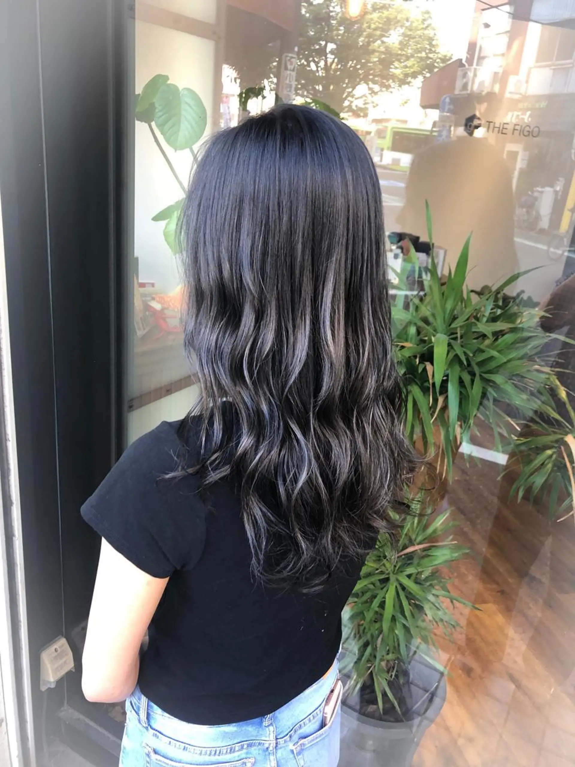ロング カラー ダークグレー ダークグレージュ グレージュ ヘアカラー あらい なつみのヘアスタイル