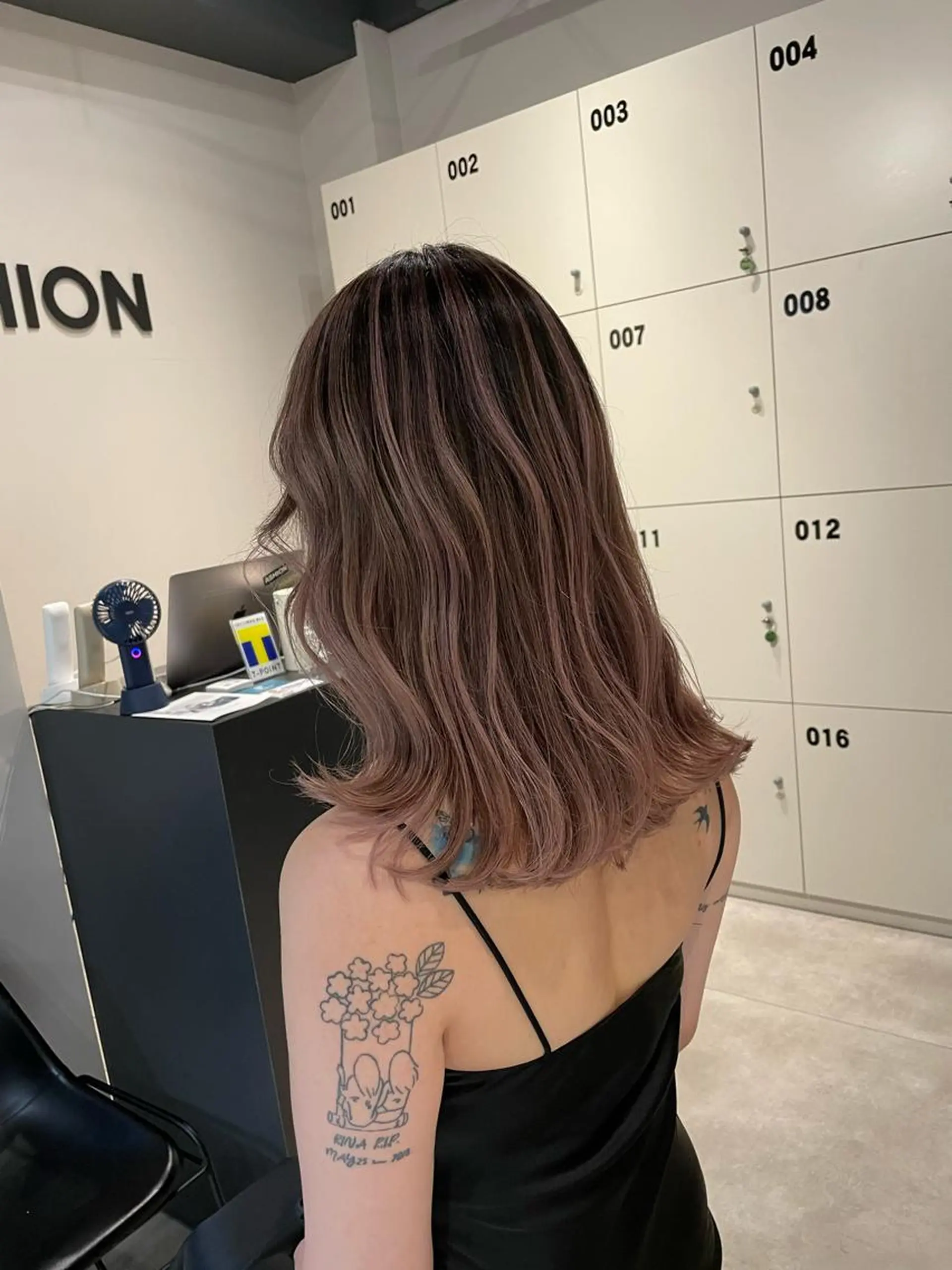 ミディアム カラー ベージュカラー ピンクカラー ピンクベージュ ヘアカラー トリートメント ブリーチ👩‍🦳/ ‪✂︎MANAMIのヘアスタイル