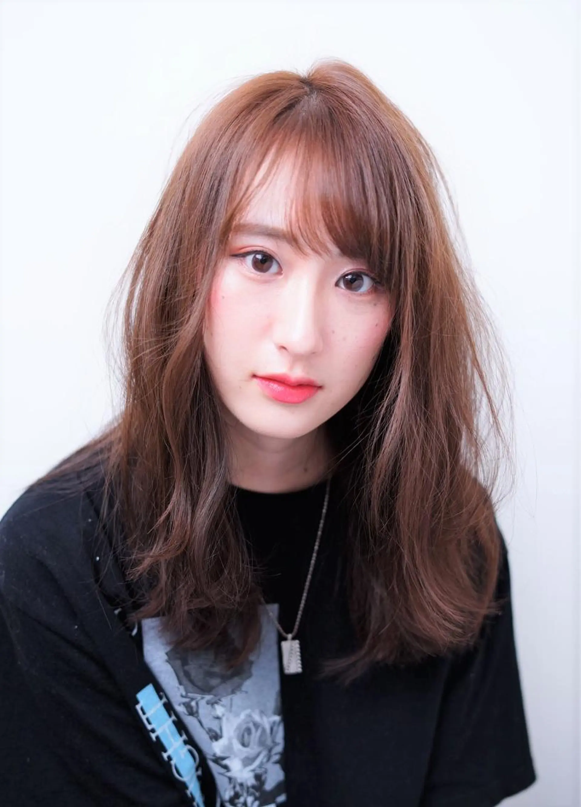 ミディアム カラー 前髪縮毛矯正 高野開弦ハイトーンのヘアスタイル