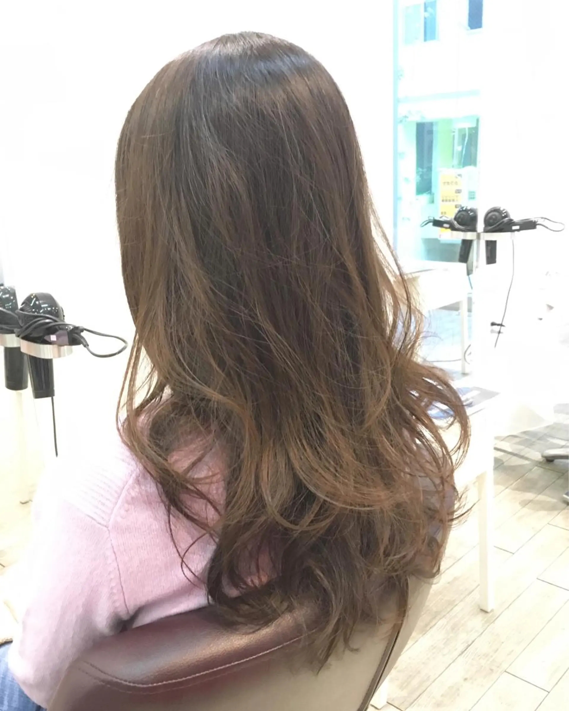 ロング カラー ブラウンカラー ココアブラウン ダークブラウン カット ヘアカラー トリートメント XES-TA所属・中村 よしひでのヘアスタイル