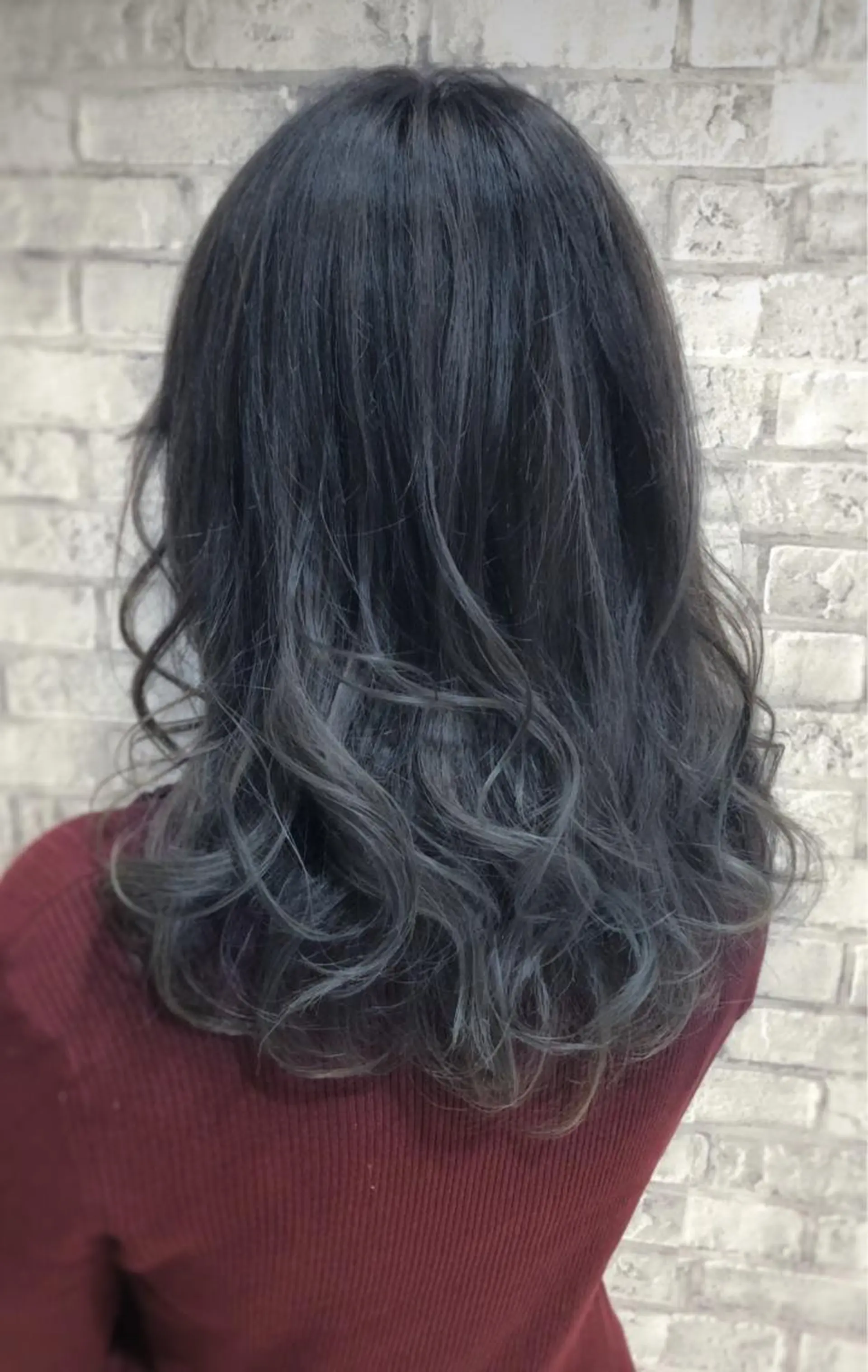 セミロング カラー ヘアアレンジ ラベンダーカラー ラベンダーグレー ヘアカラー トリートメント 秋山 幸太のヘアスタイル