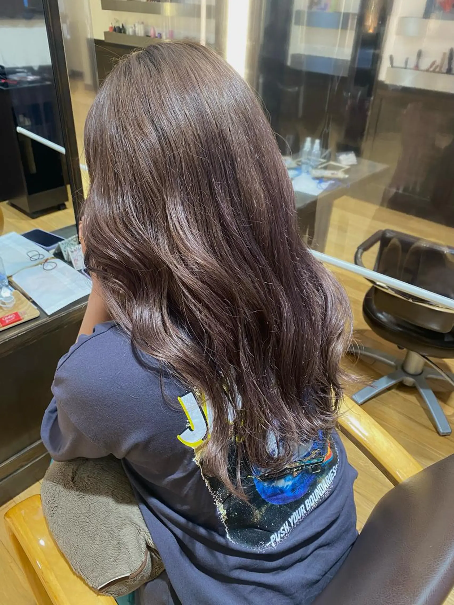 ショート カラー パープルカラー 小野 茉奈美のヘアスタイル
