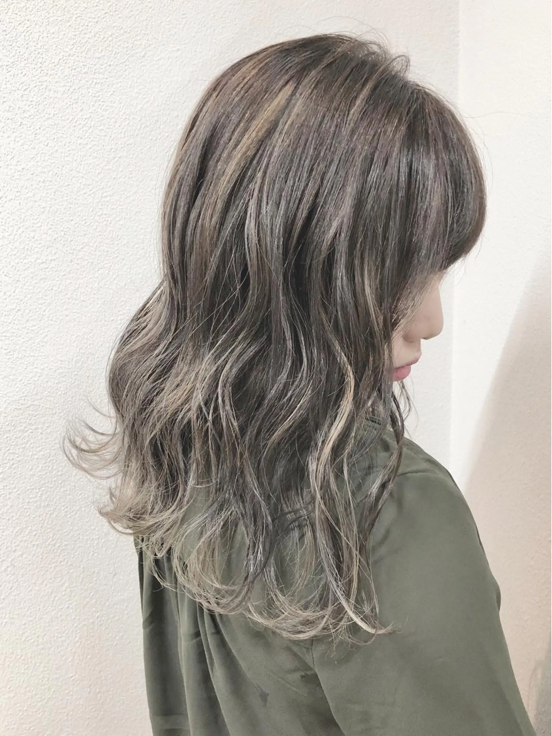 ミディアム カラー ヘアアレンジ ハイライトカラー ハイライト ヘアカラー トリートメント GiseL天神カラー 髪質改善/ブリーチのヘアスタイル