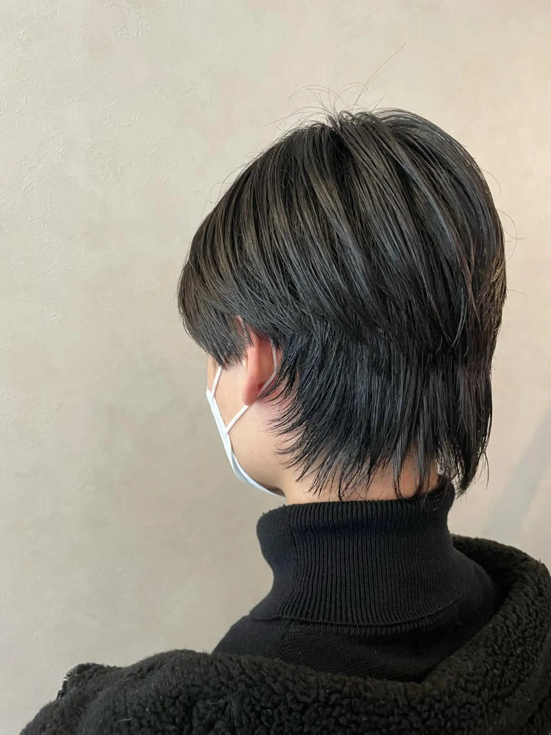 ミディアム メンズ センターパート メンズウルフカット ウルフカット レイヤー/艶カラー 🫧守利のヘアスタイル
