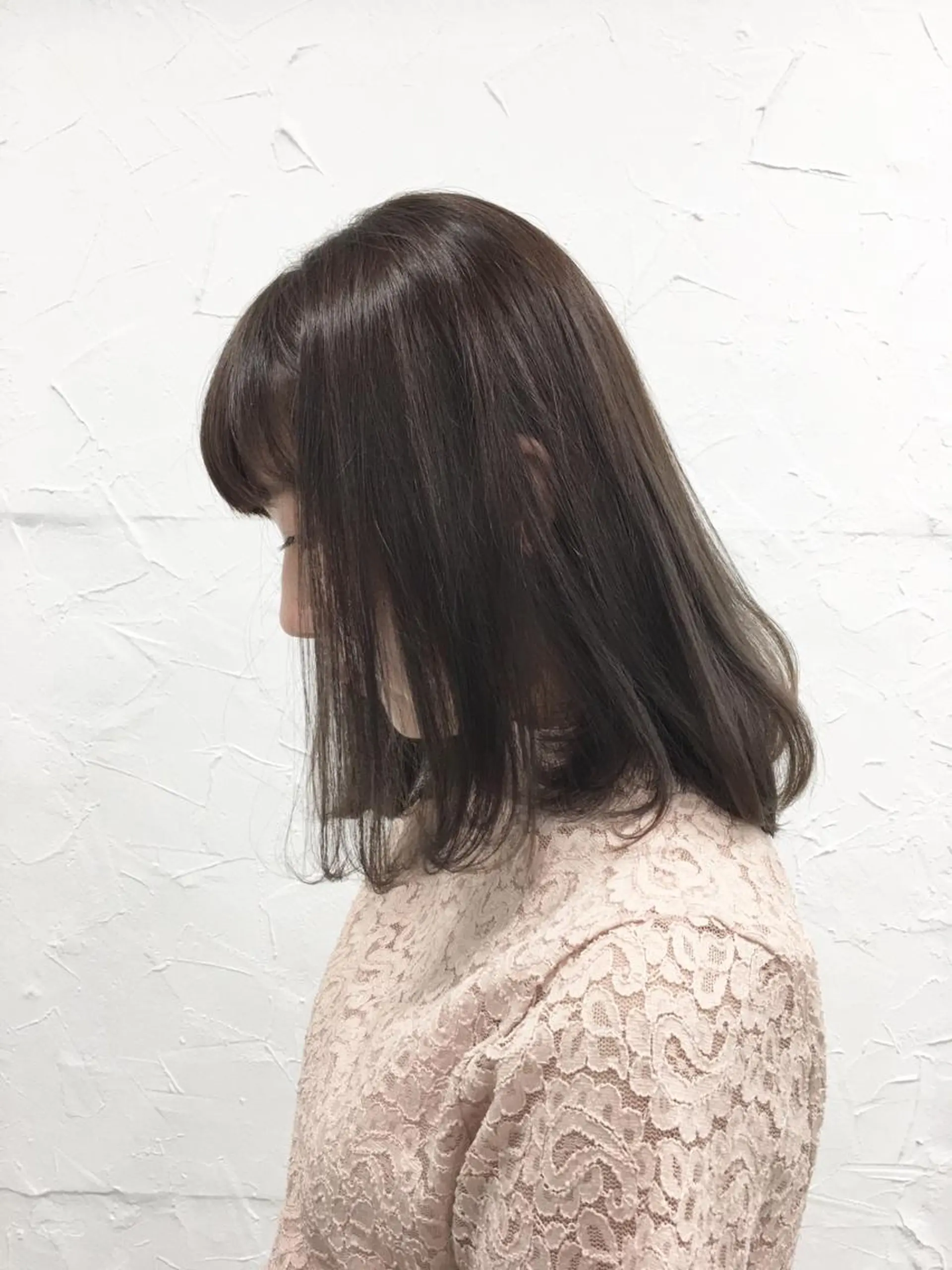 セミロング ヘアアレンジ 大人垢抜け ダブルカラーのヘアスタイル