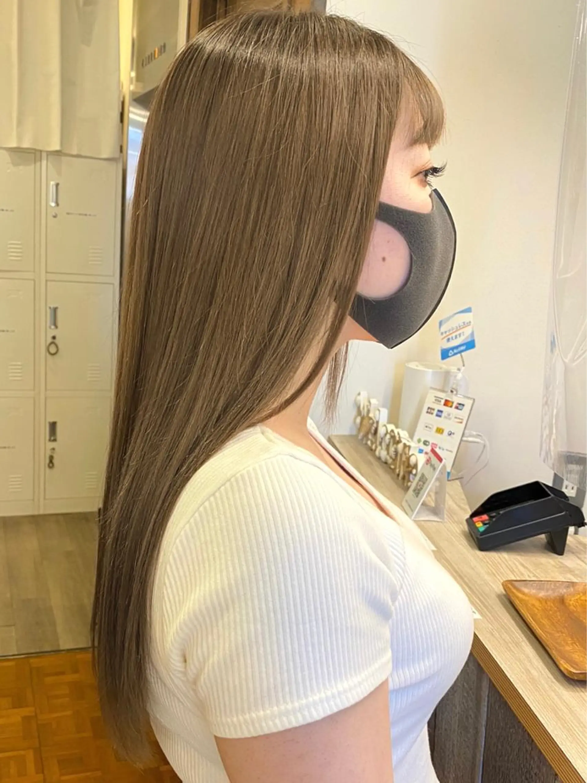 ロング カラー ANNA /艶髪/ハイトーンのヘアスタイル