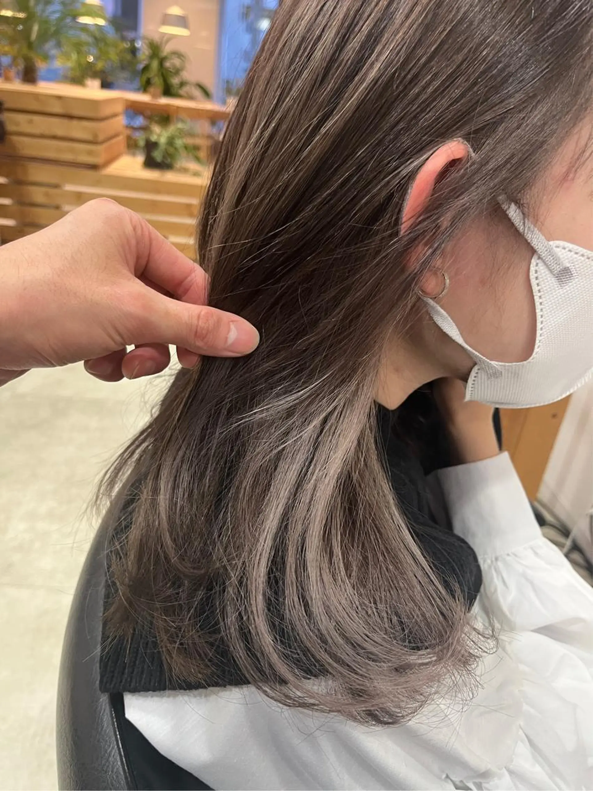 セミロング カット ヘアカラー hoNua. 栄/透明感カラーのヘアスタイル