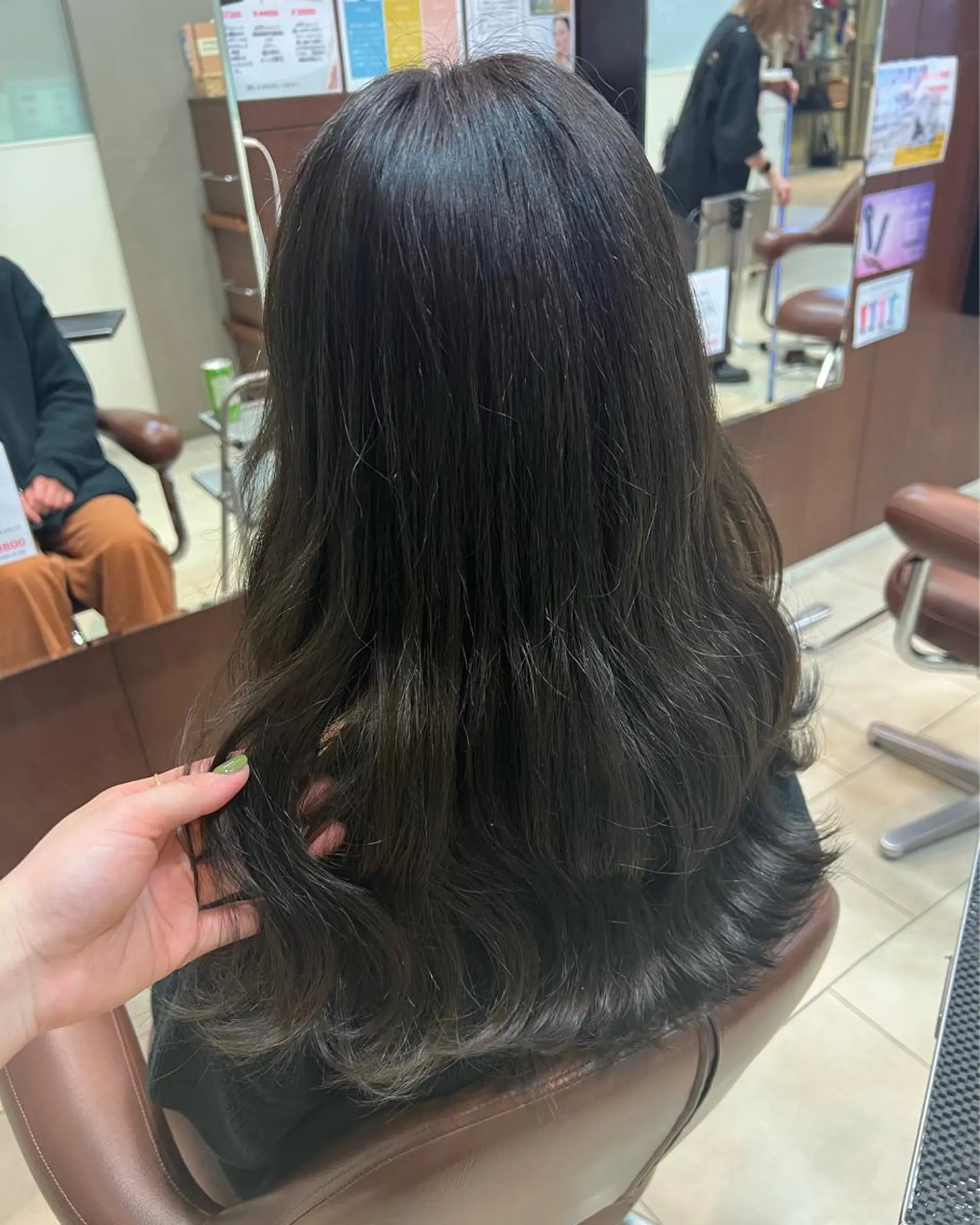 ロング カラー 田中 月菜のヘアスタイル
