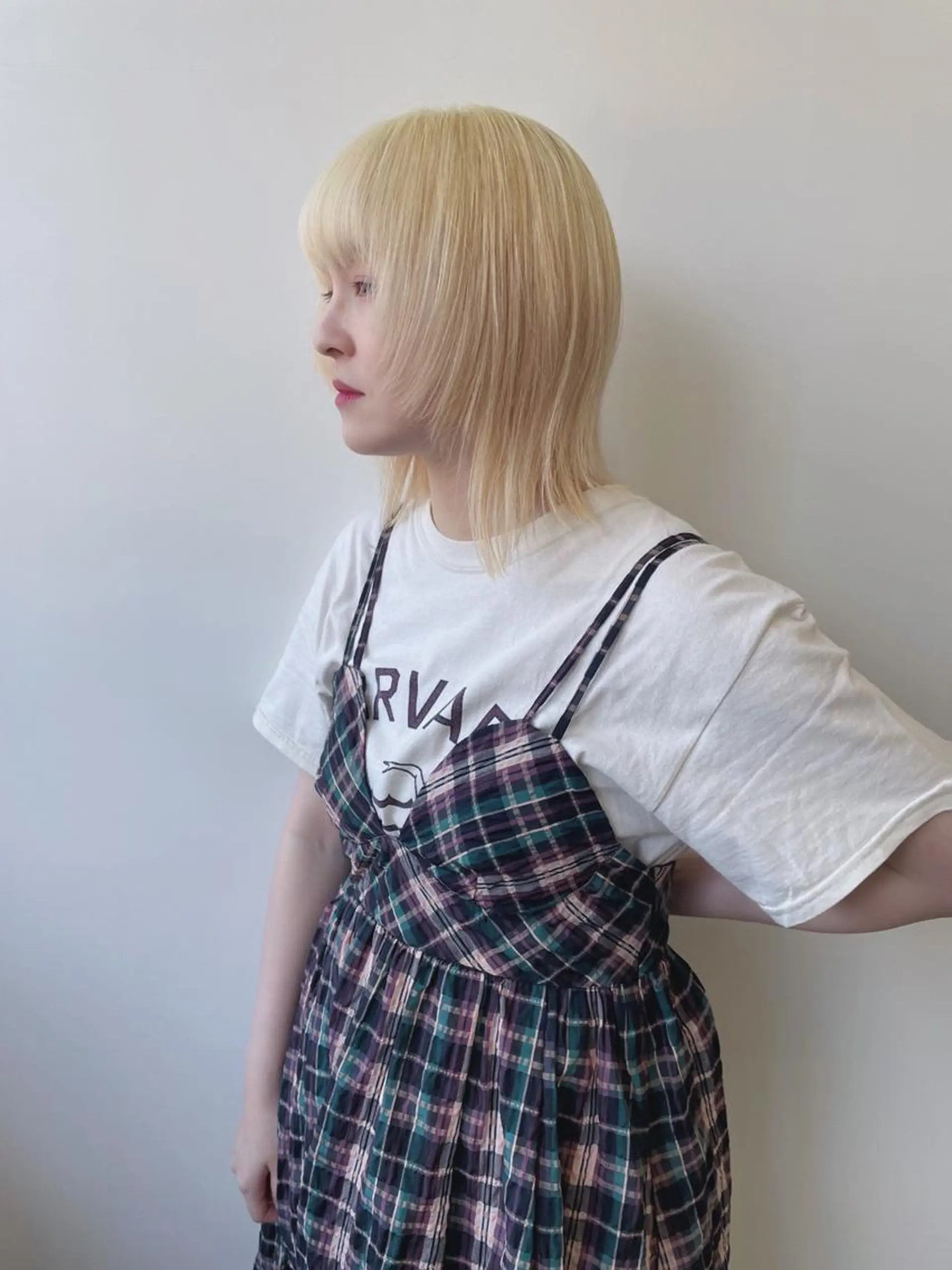 ミディアム カラー ブリーチ 抜きっぱなしブロンド ブロンド ケアブリーチ ダブルカラー ヘアカラー Terve. 杉山 将悟のヘアスタイル