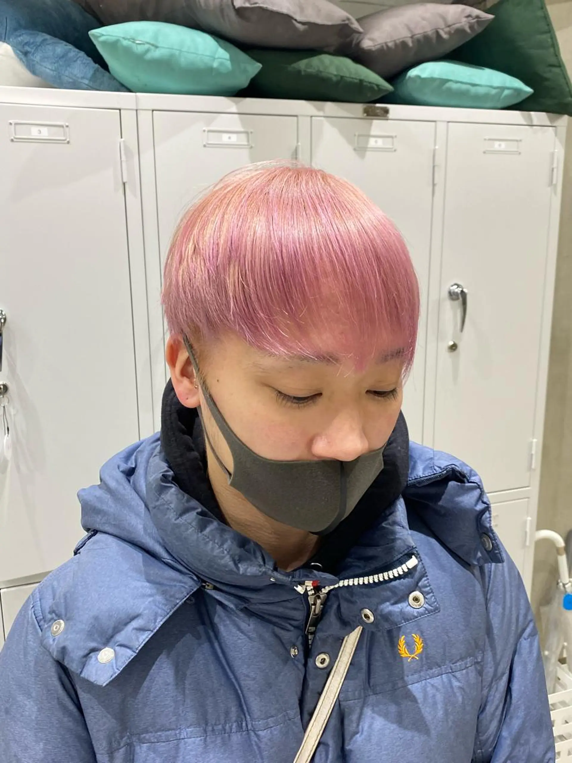 ショート カラー メンズ ピンクカラー ホワイトピンク ヘアカラー トリートメント ヘッドスパ ヘアセット kai .のヘアスタイル