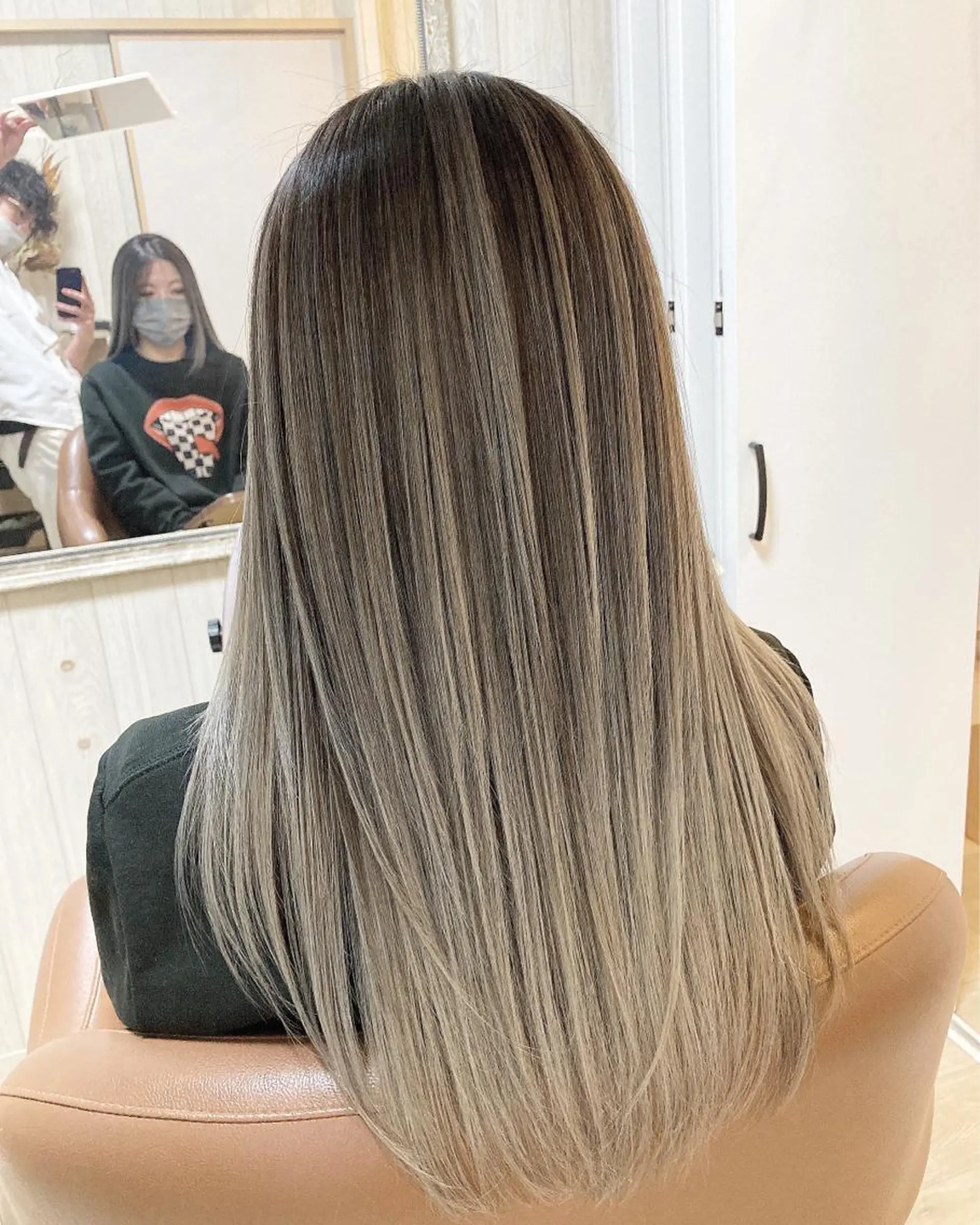 セミロング カラー MERCI所属・マツモト コウダイのヘアスタイル