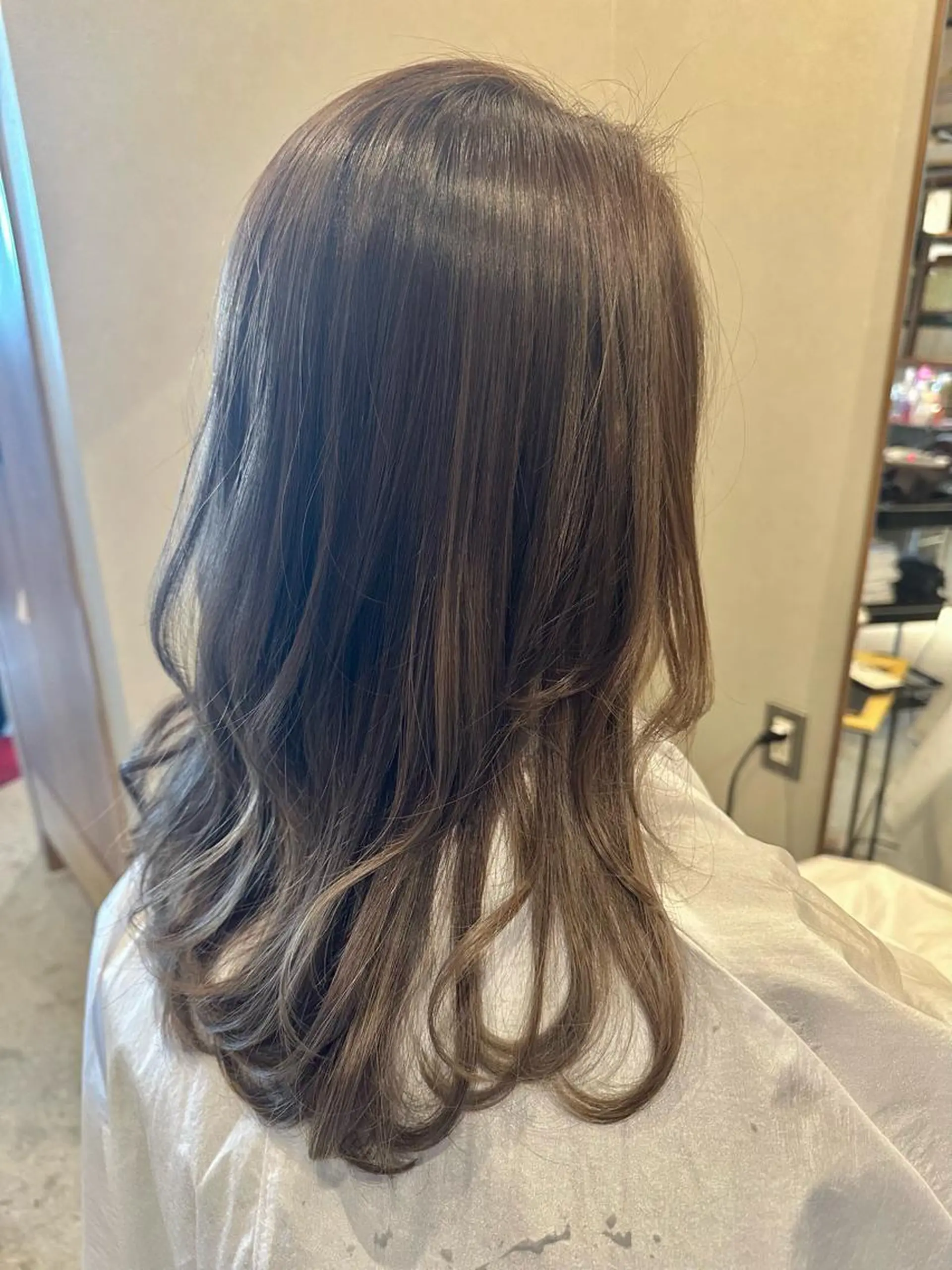 ロング ハイライト ヘアカラー トリートメント Forest. -髪質改善-のヘアスタイル