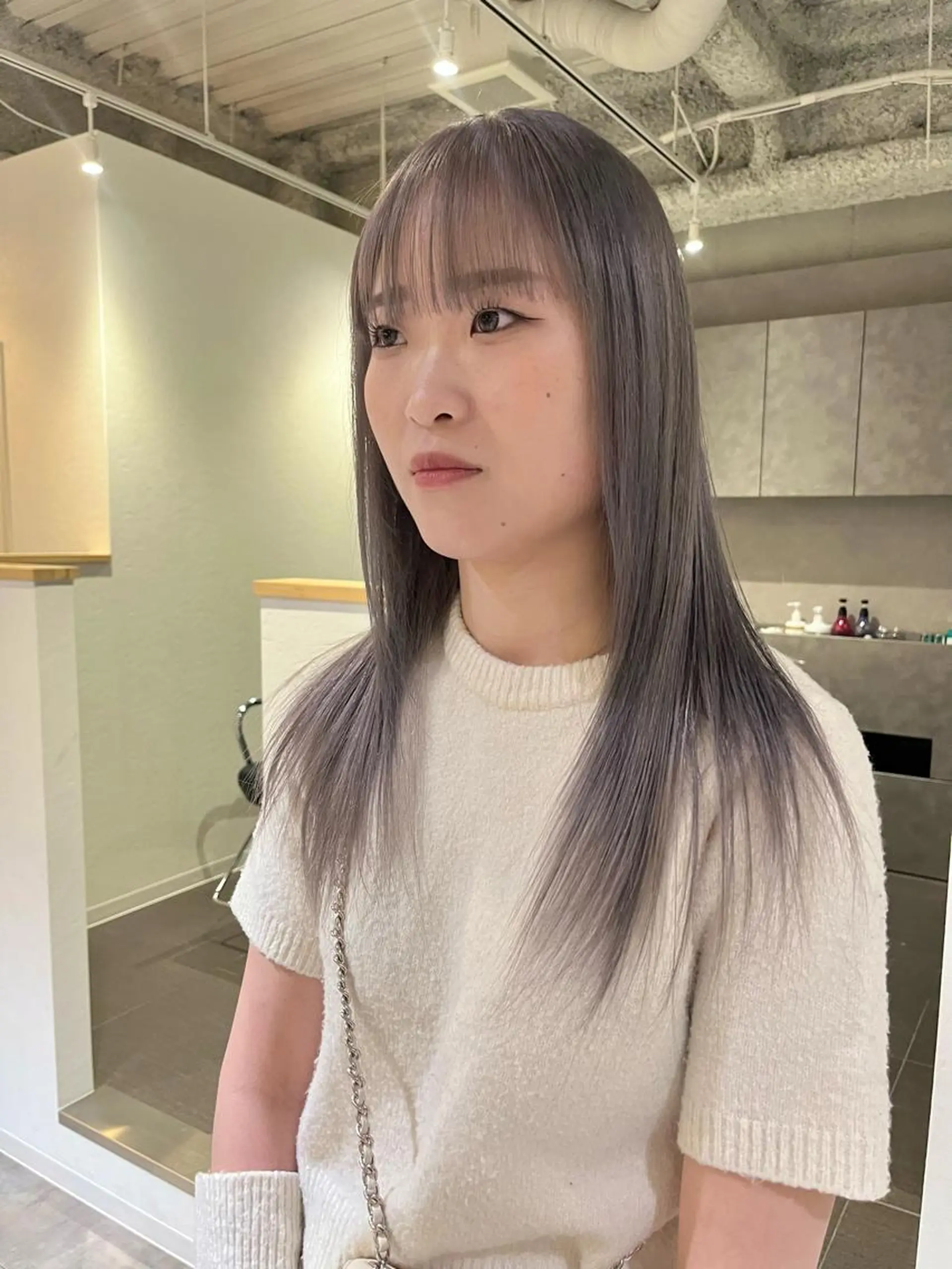 セミロング カラー ブロンド ハイトーンカラー シルバー 桃果 momokaのヘアスタイル
