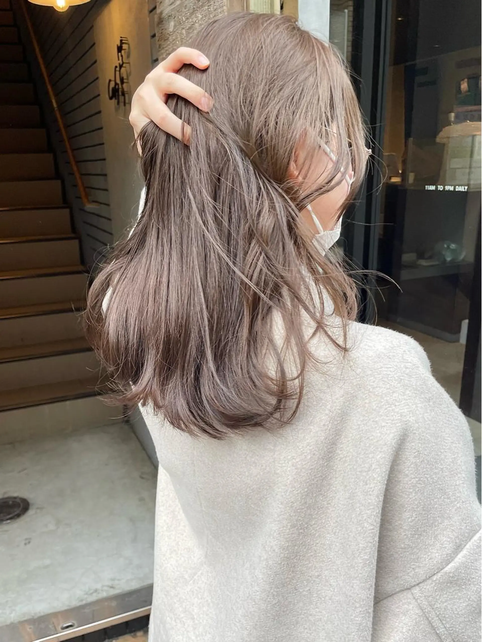 ミディアム カラー ボブレイヤー アッシュ ベージュカラー ブリーチ ブラウンカラー ヘアカラー トリートメント 🩰オリーブ/ ベージュ松本咲花🩰のヘアスタイル