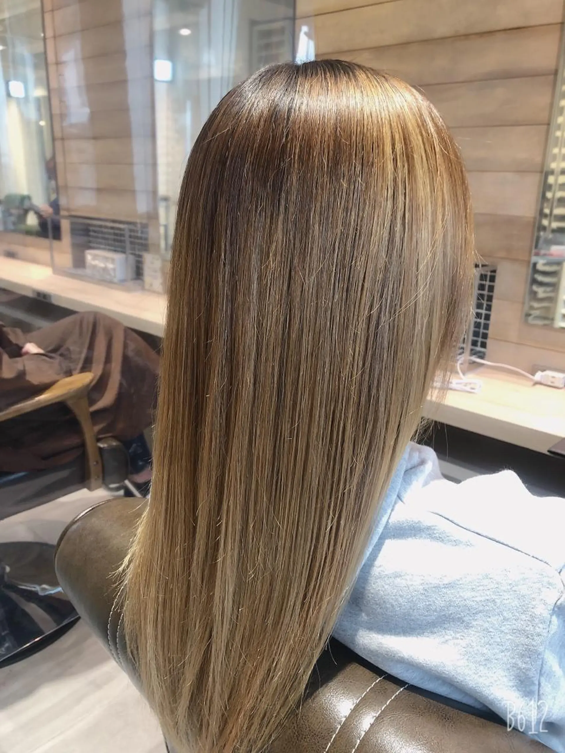 ロング EARTH志木/佐藤 氷河のヘアスタイル