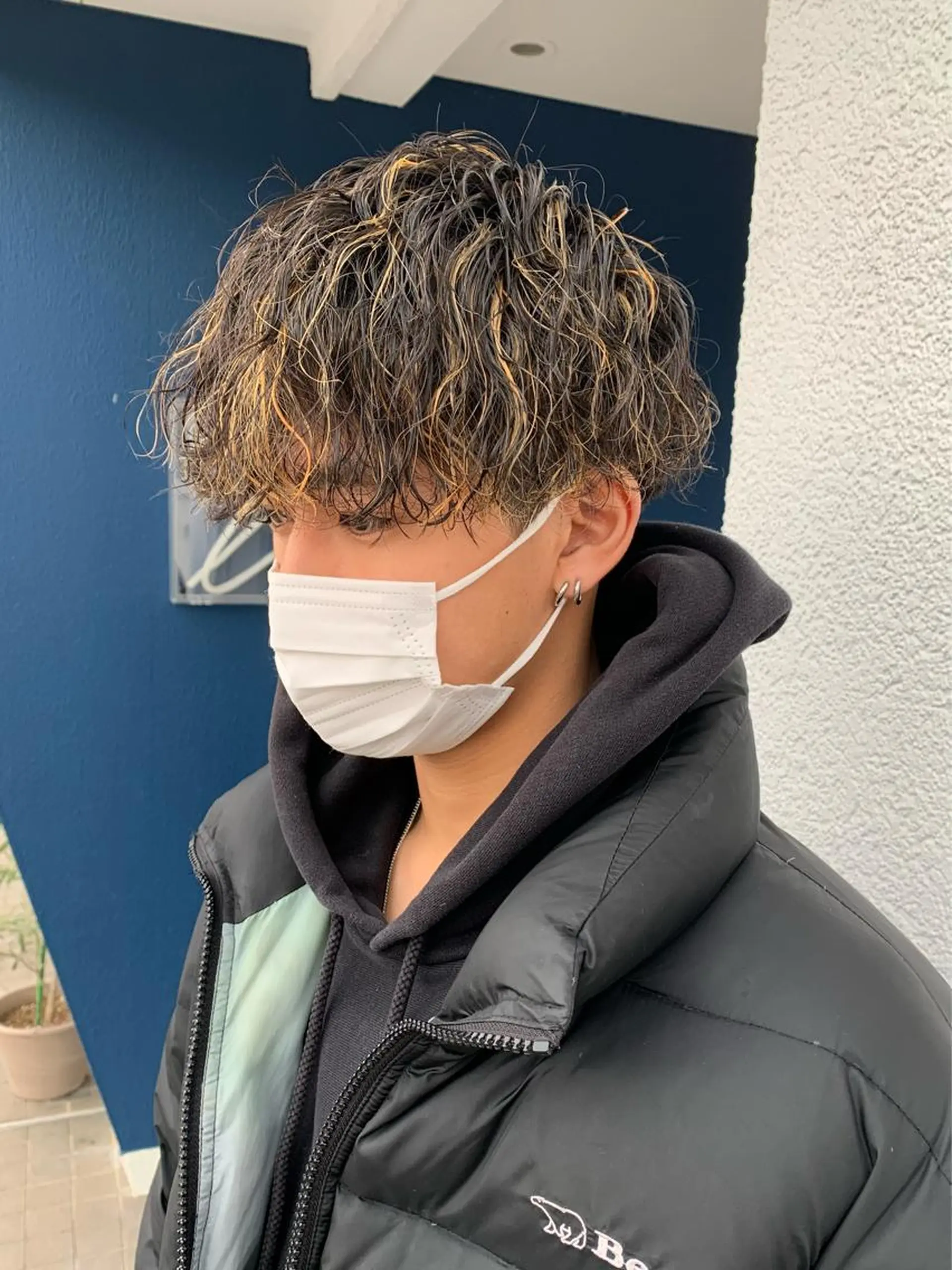 ショート カラー パーマ ヘアアレンジ ハイライトカラー メッシュ ハイライト ショートヘア プードルパーマ men’s salon NOA solte. 【メンズサロン ノアソルテ】所属・メンズパーマ職人 加藤 弘貴のヘアスタイル