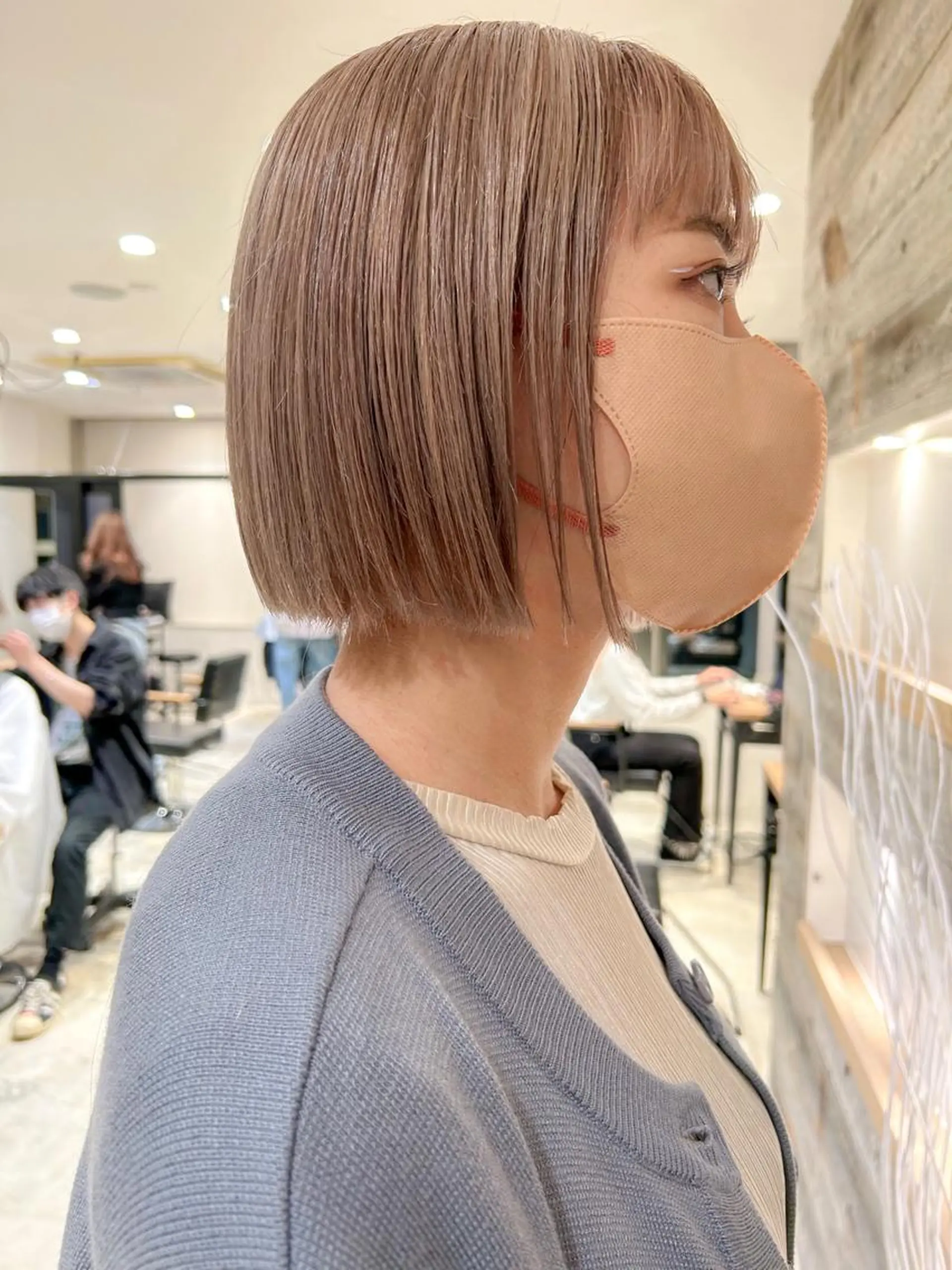 ショート カラー ベージュカラー ボブ カット ヘアカラー トリートメント Loom.所属・村上雅人 ナチュラルモードのヘアスタイル