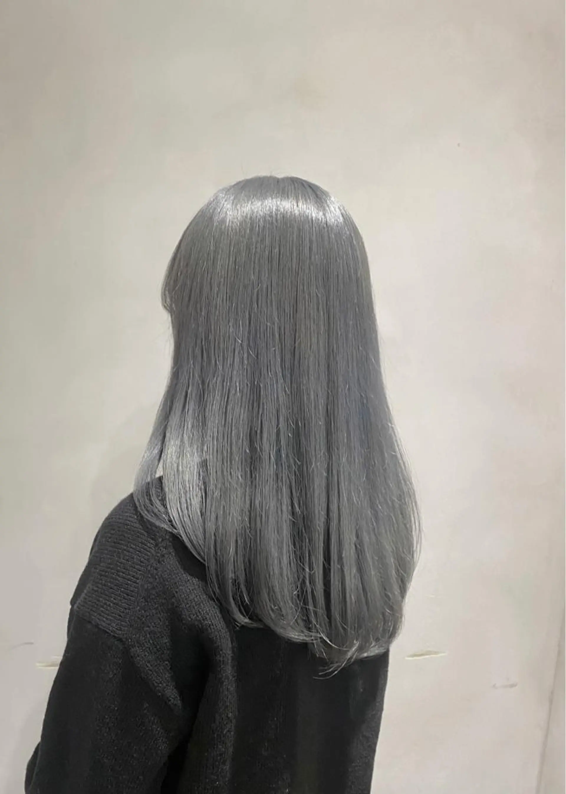 ロング アッシュ motel所属・モデルや芸能人も通う ✨マンツーマンサロンのヘアスタイル