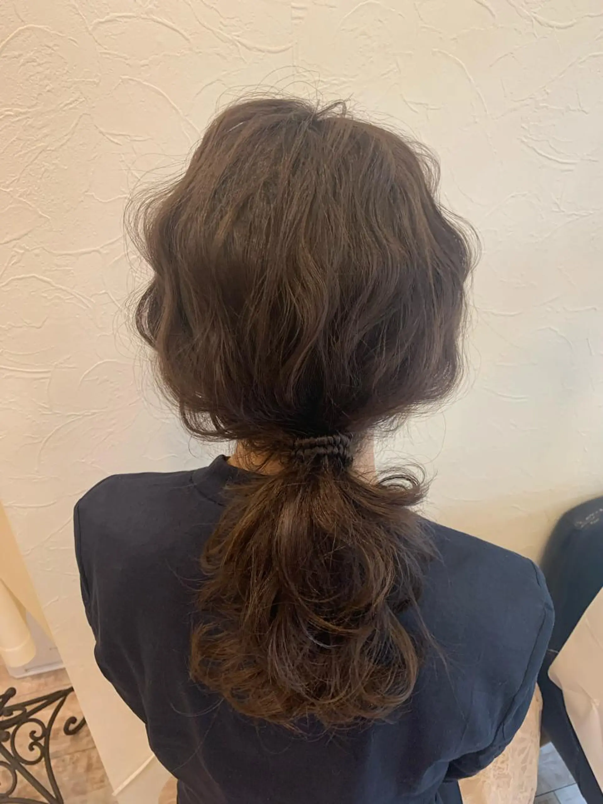 セミロング ヘアアレンジ ポニーテール 飯塚 沙衣のヘアスタイル