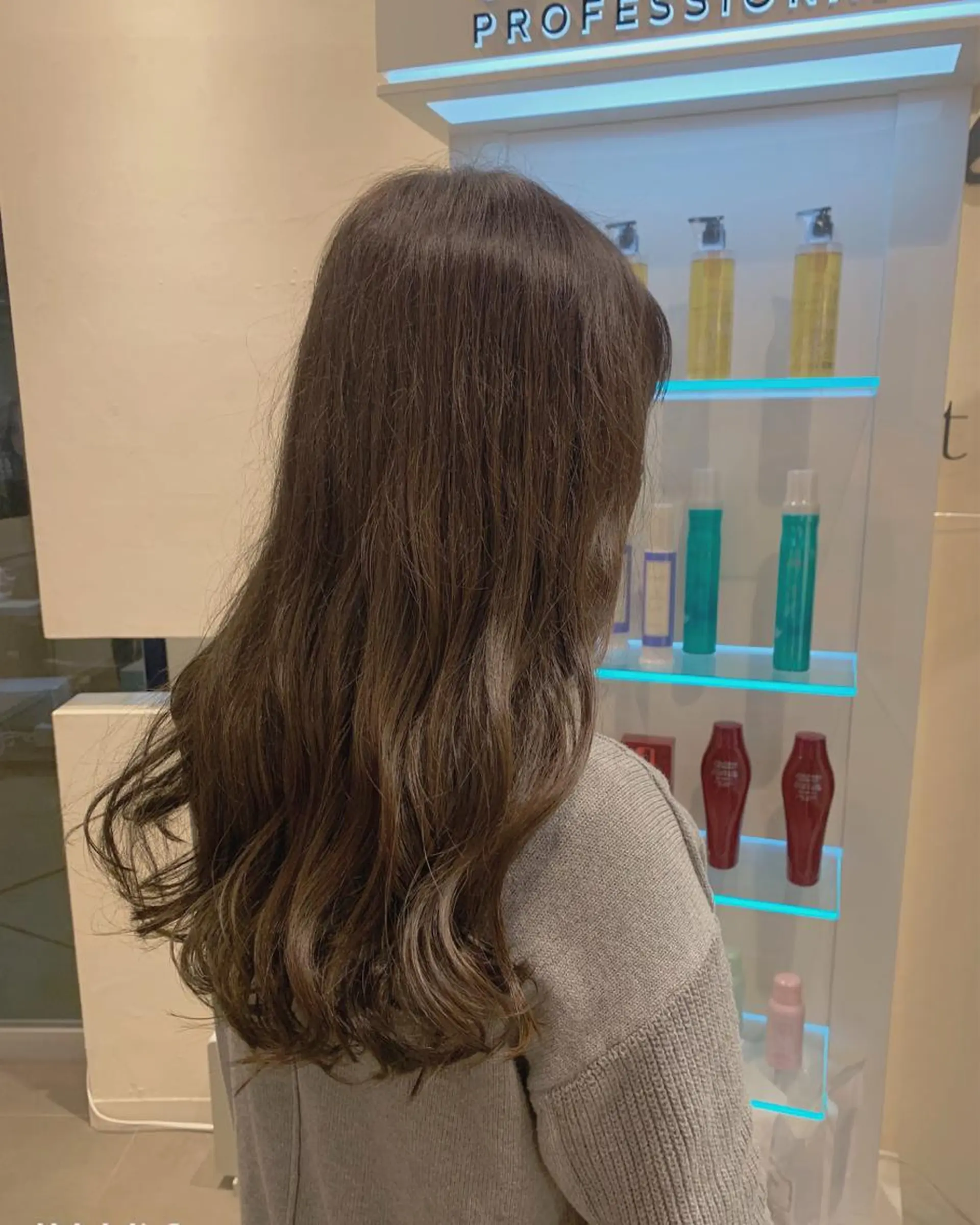 ロング カラー パーマ ヘアアレンジ ベージュカラー ブリーチ 透明感カラー フォギーベージュ ブリーチなしカラー 店長/髪質改善/ ショート/松若　優のヘアスタイル