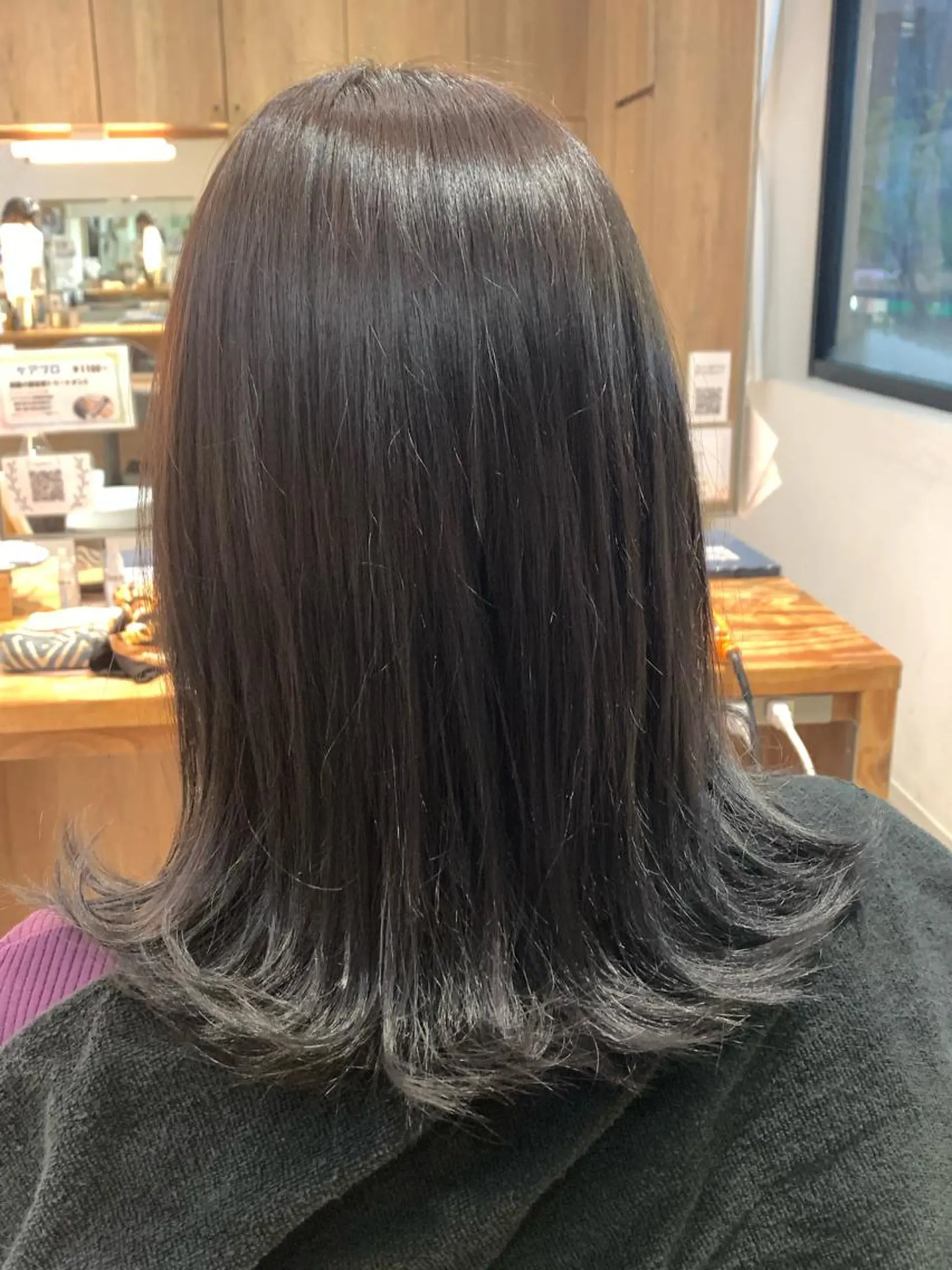 ミディアム カラー 黒髪 ブルーカラー ブルーブラック Bonita 【ボニータ】所属・【高円寺】 Jojiのヘアスタイル
