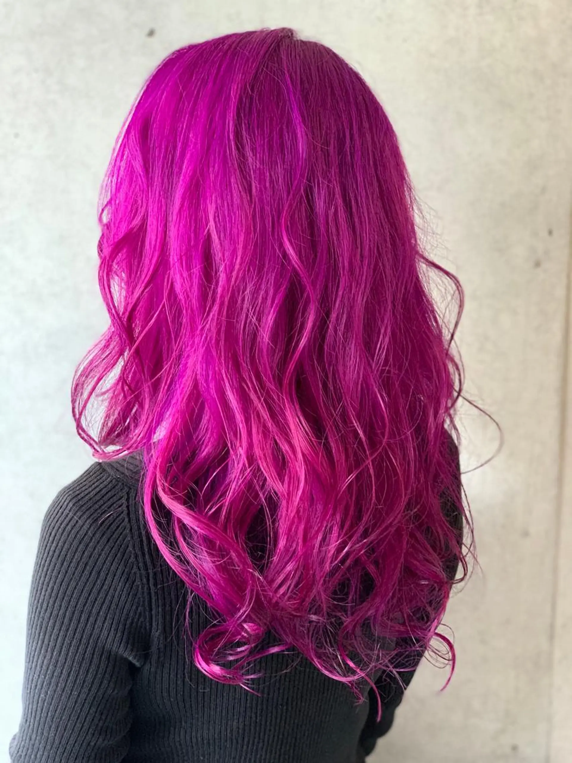 ロング J所属・市村 正義のヘアスタイル