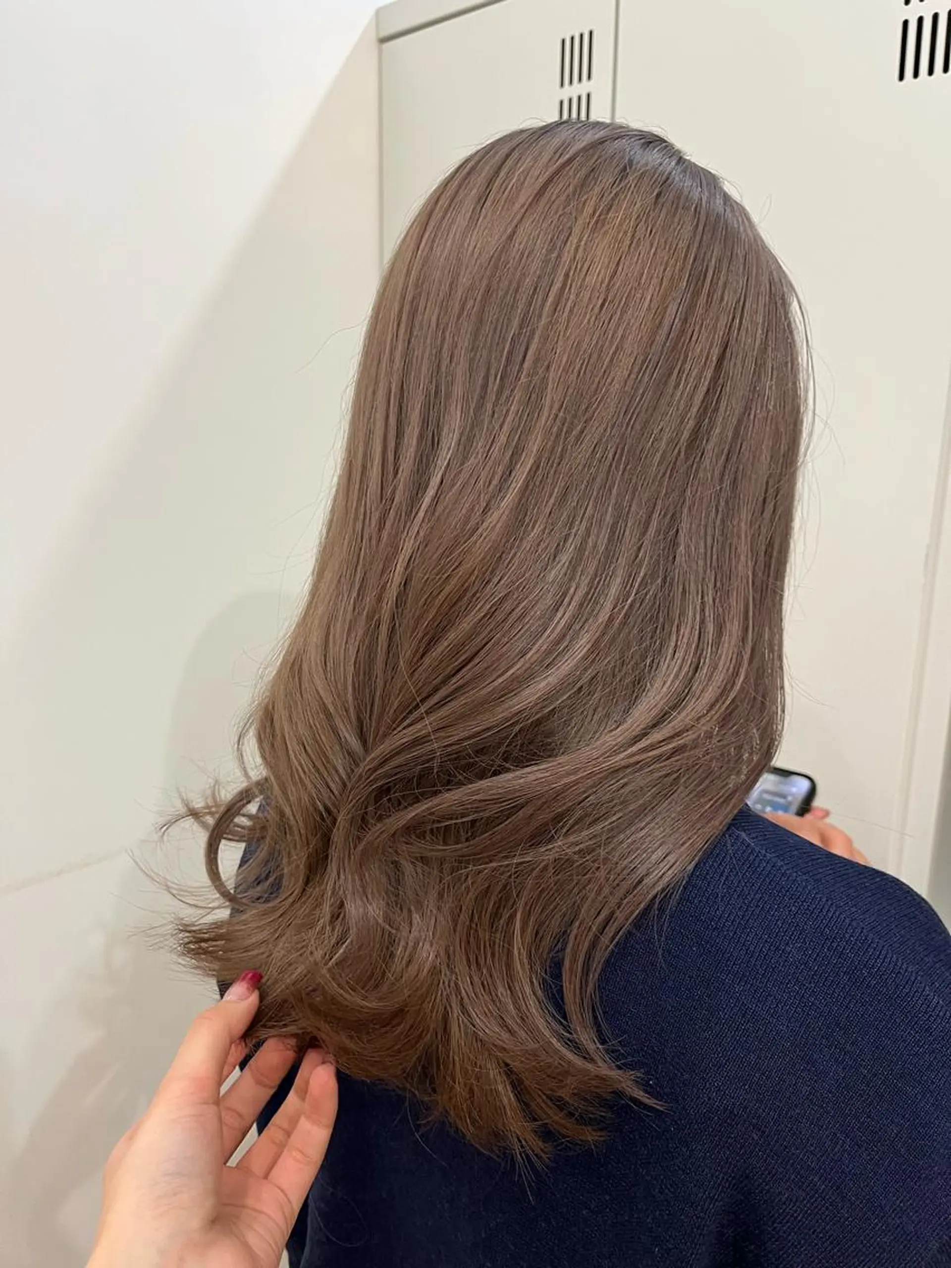 セミロング パープルカラー ヘアカラー FENICE on the beach所属・タニ ヒナタのヘアスタイル