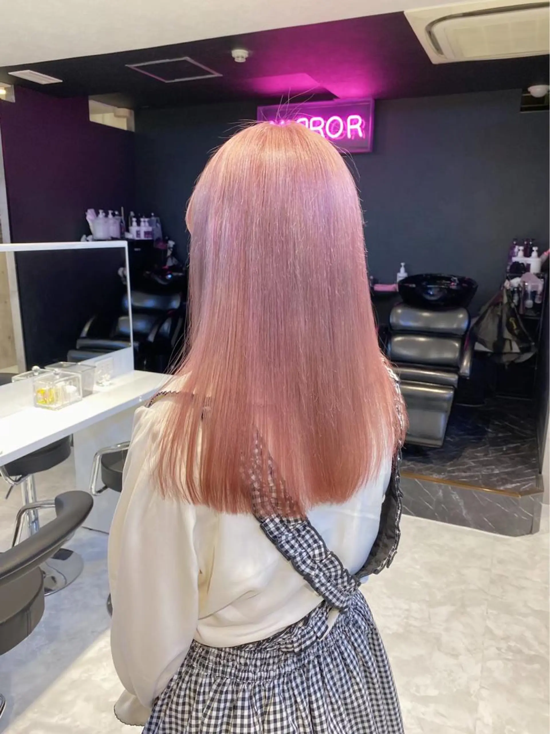 セミロング ハイトーン×エクステ 💞くるみのヘアスタイル