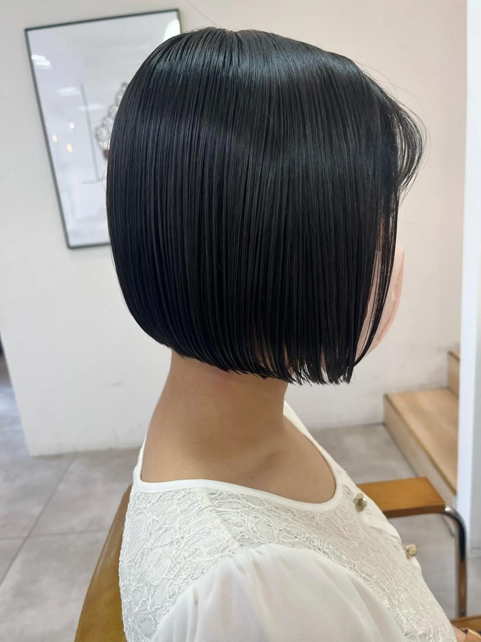 ミディアム 切りっぱなしボブ ボブ Hikari /赤み消しカラーのヘアスタイル