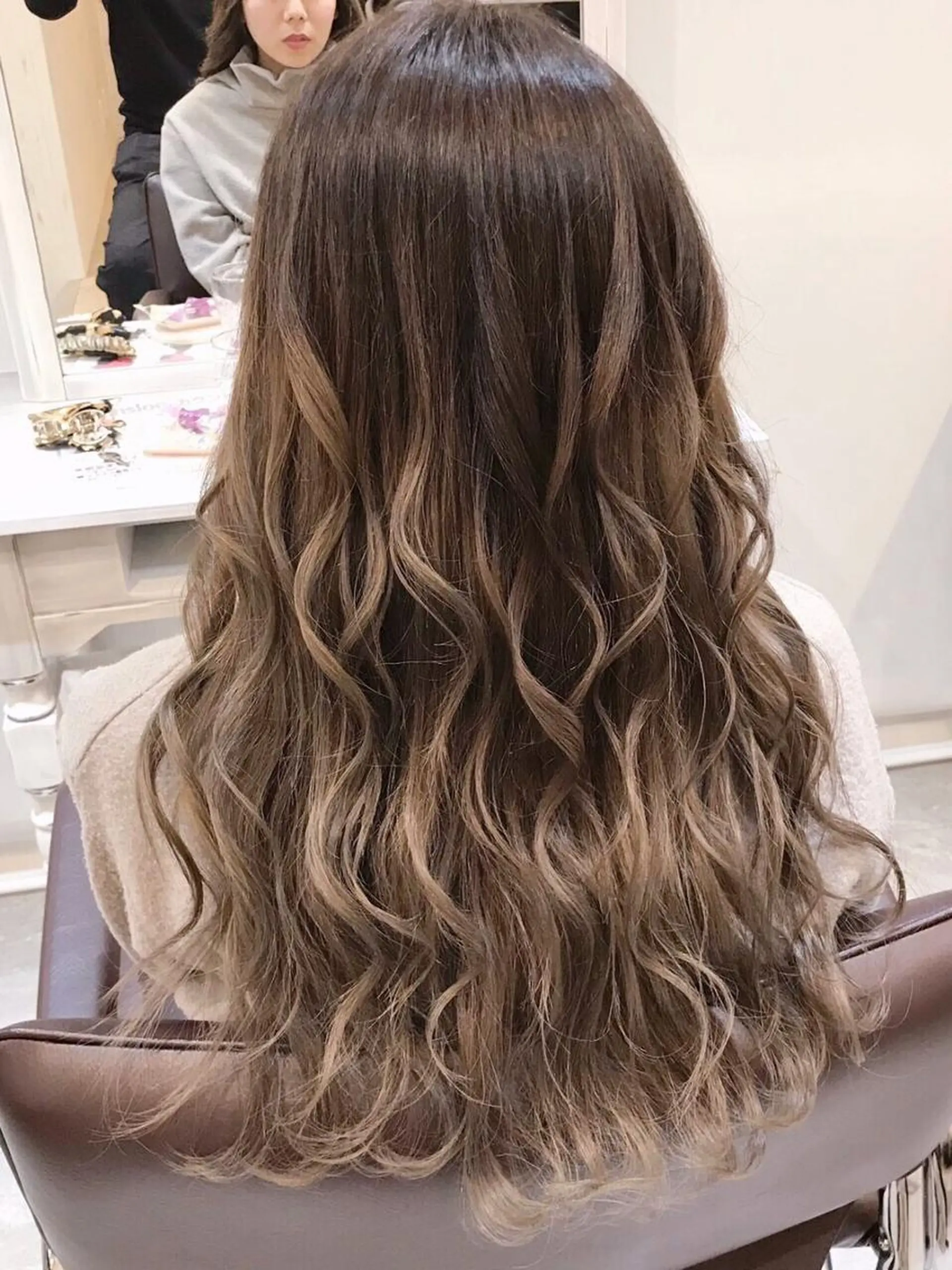 ロング カラー パーマ ヘアアレンジ レミーエクステ大阪 Device梅田のヘアスタイル