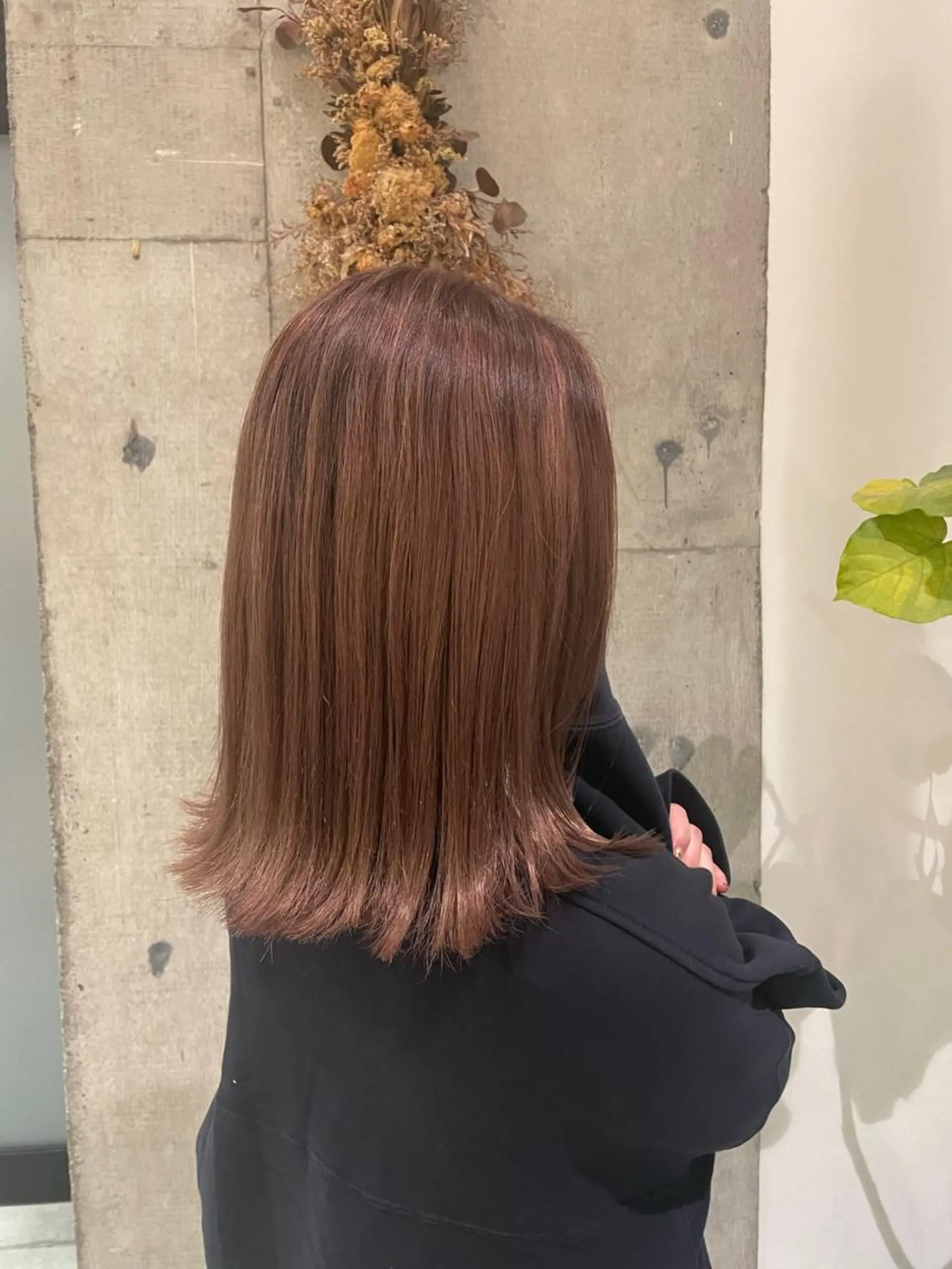 ミディアム カラー ベージュカラー ブリーチ ピンクカラー ピンクベージュ Hair Design lima所属・耳つぼ/クロスパーマ /イシグロのヘアスタイル