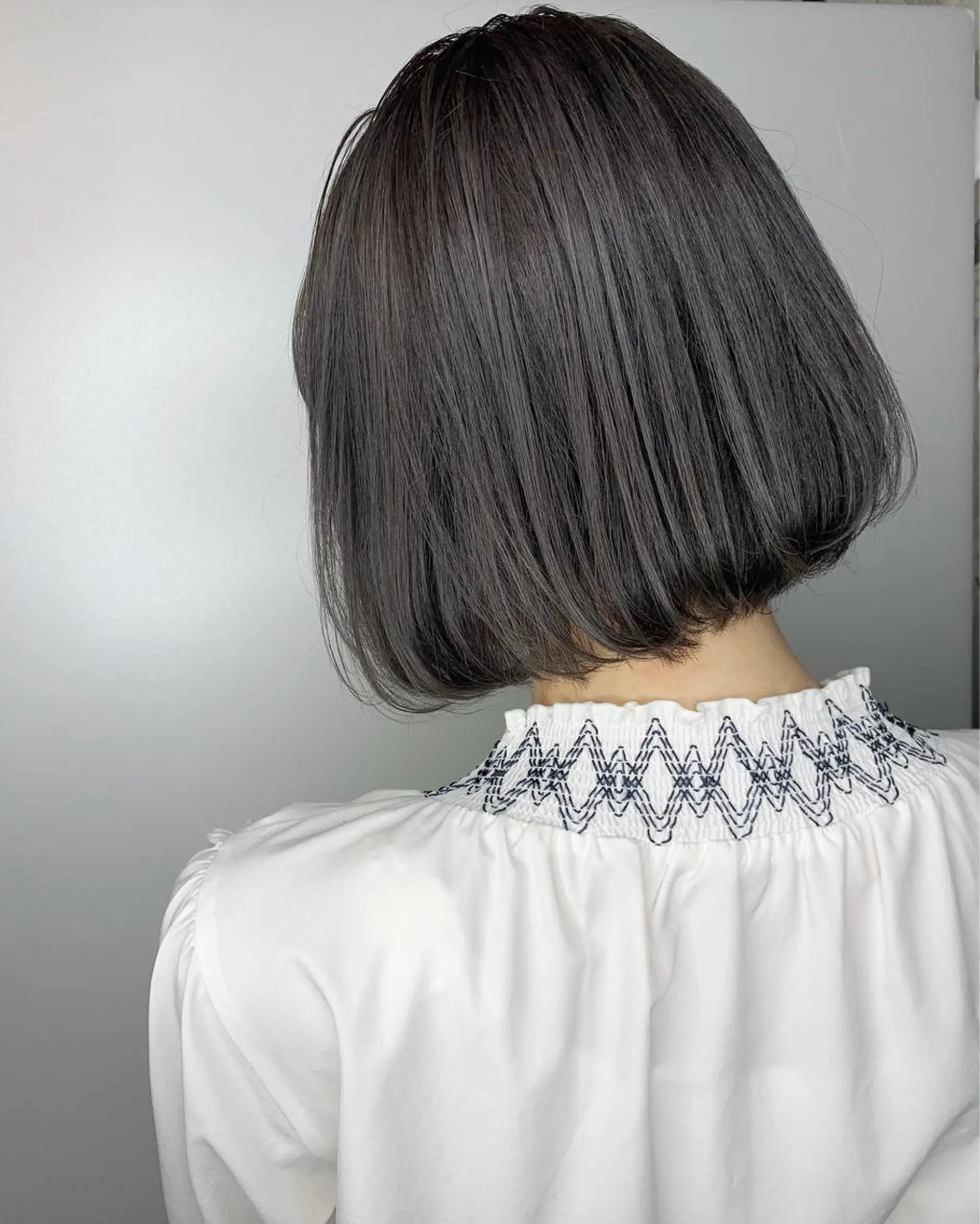 ショート カラー アッシュ アッシュグレー アッシュグレージュ グレージュ ボブ カット ヘアカラー トリートメント 韓国レイヤー/ミルク ティー🦋高橋　暖のヘアスタイル