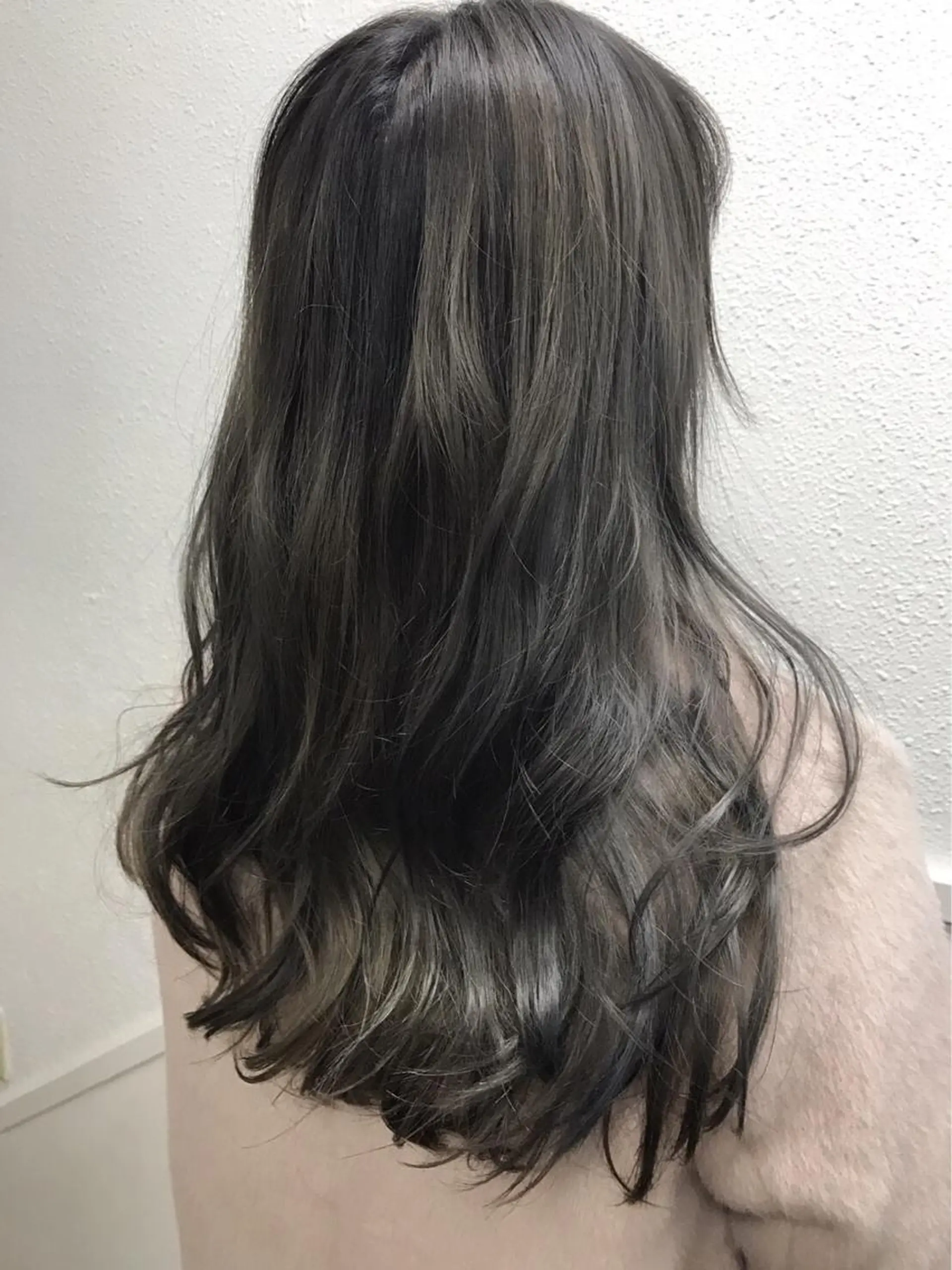 ロング カラー にった みずきのヘアスタイル